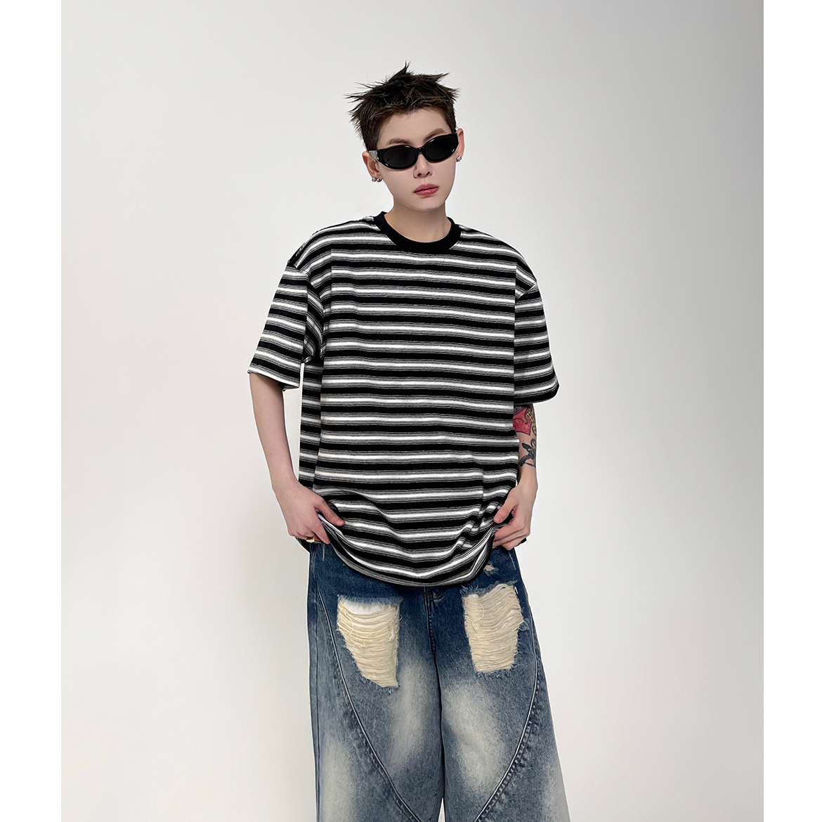 Loose Border T-shirt EAT099