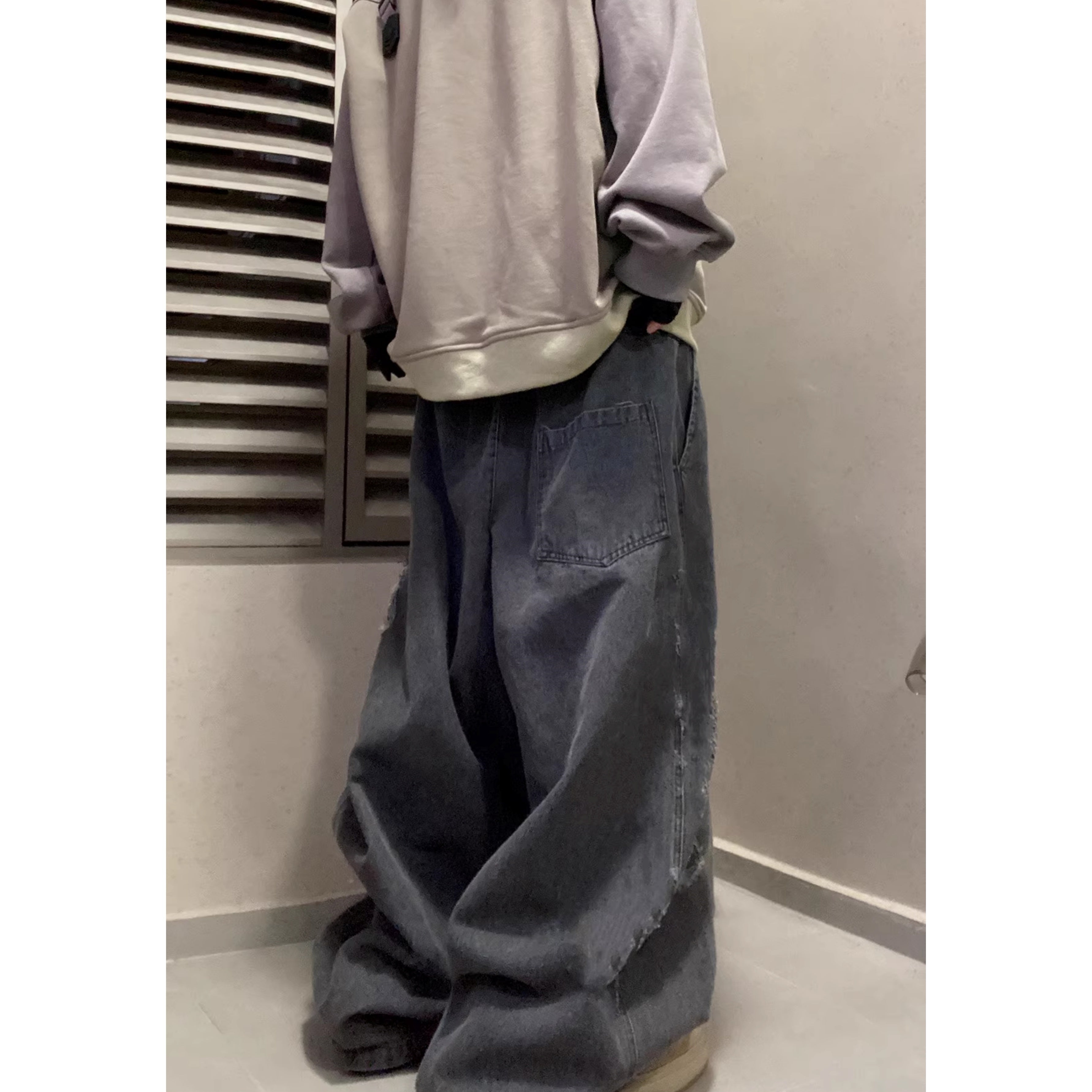 Logo Washed Ripped Wide Jeans UU7018