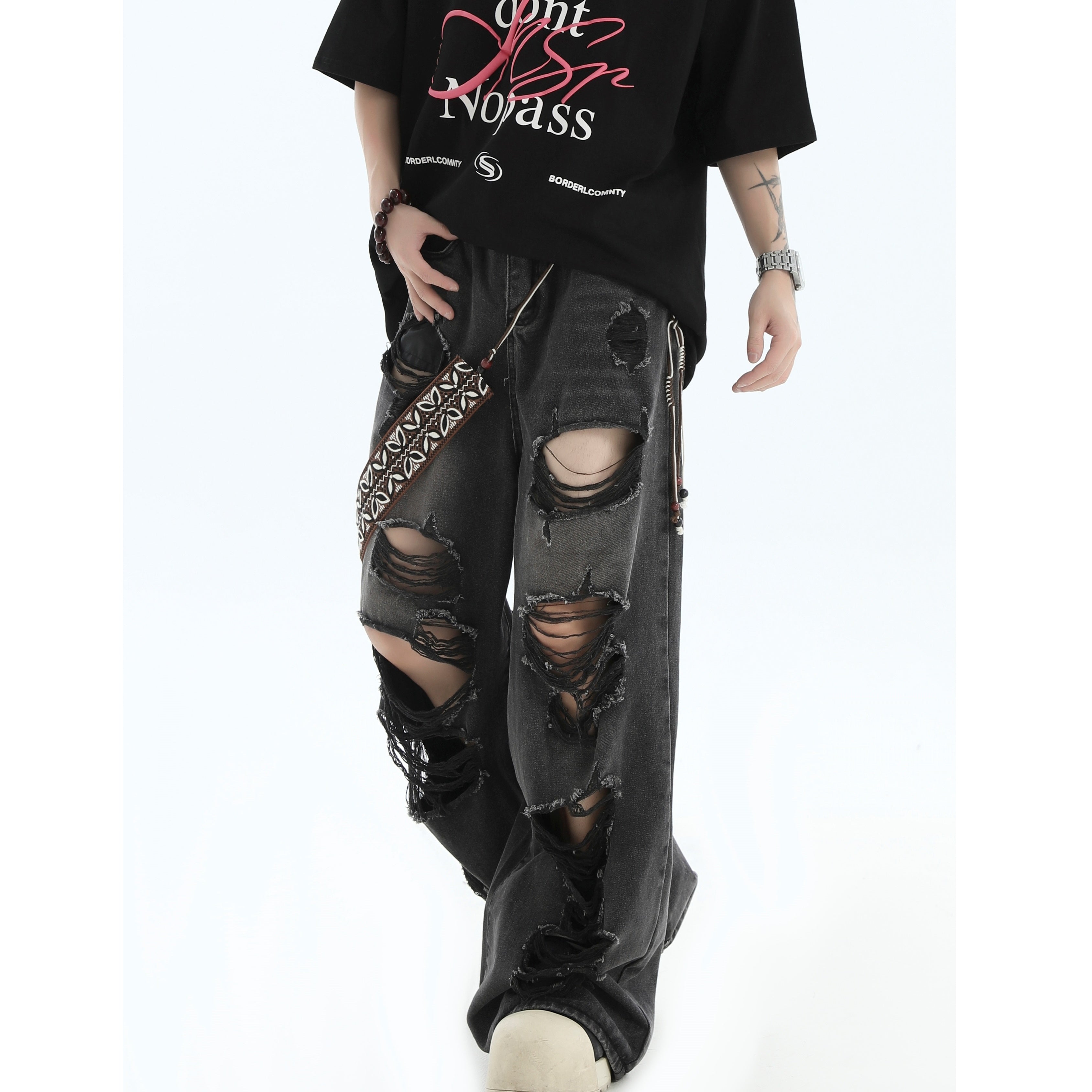 Scratched and Ripped Loose Washed Straight Jeans IN7008
