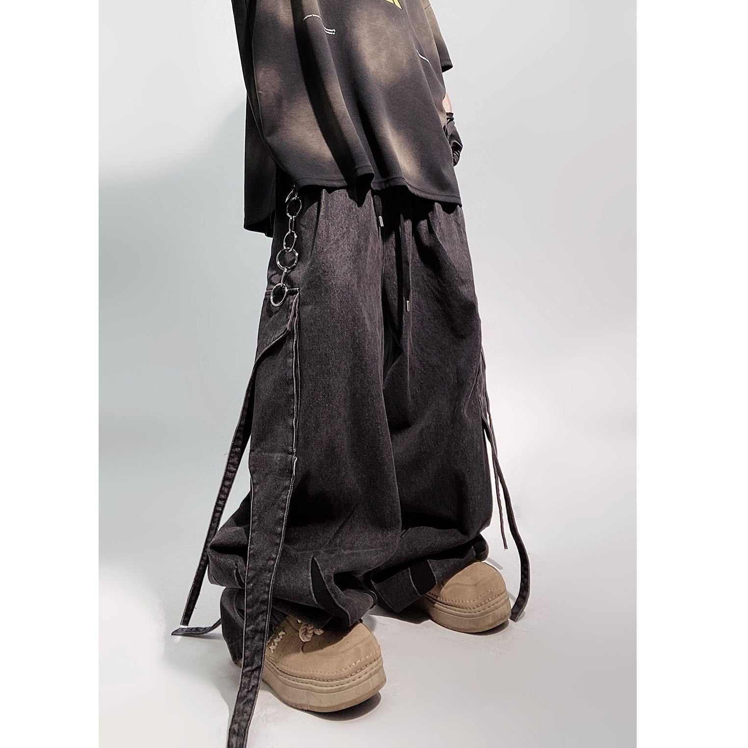 Long Strap Design Wide Cargo Jeans UU7025