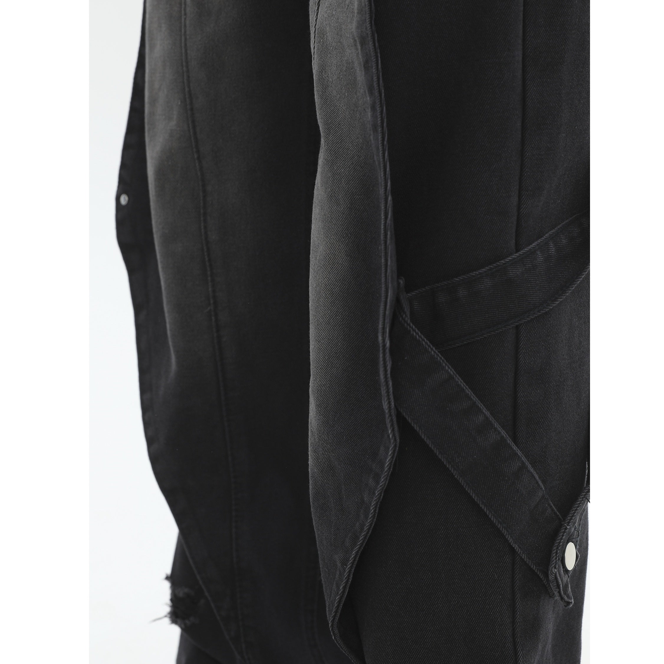 Distressed Washed 3D Paneled Strap Street Jeans IN7010