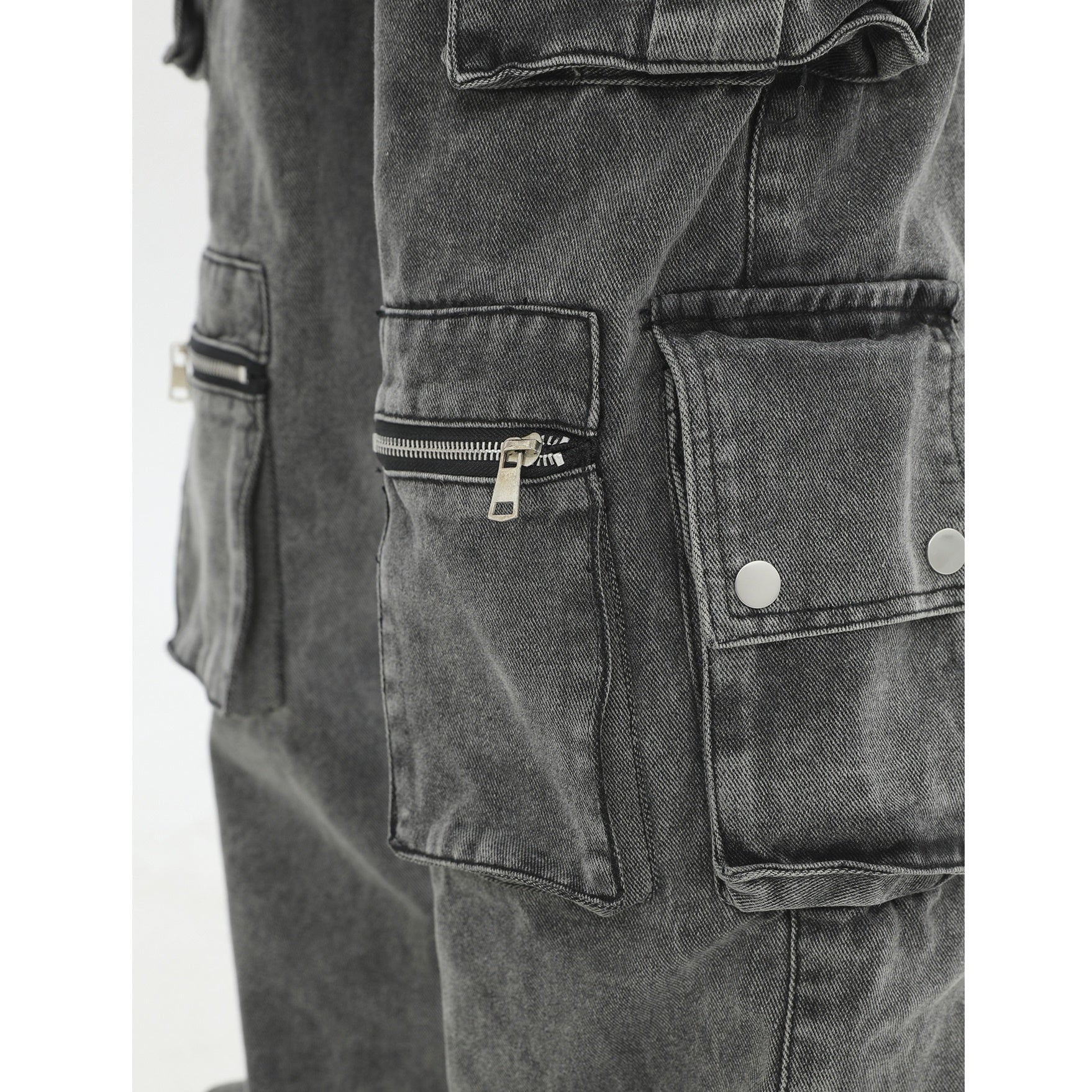 Distressed Loose Work Style Cargo Jeans IN7025