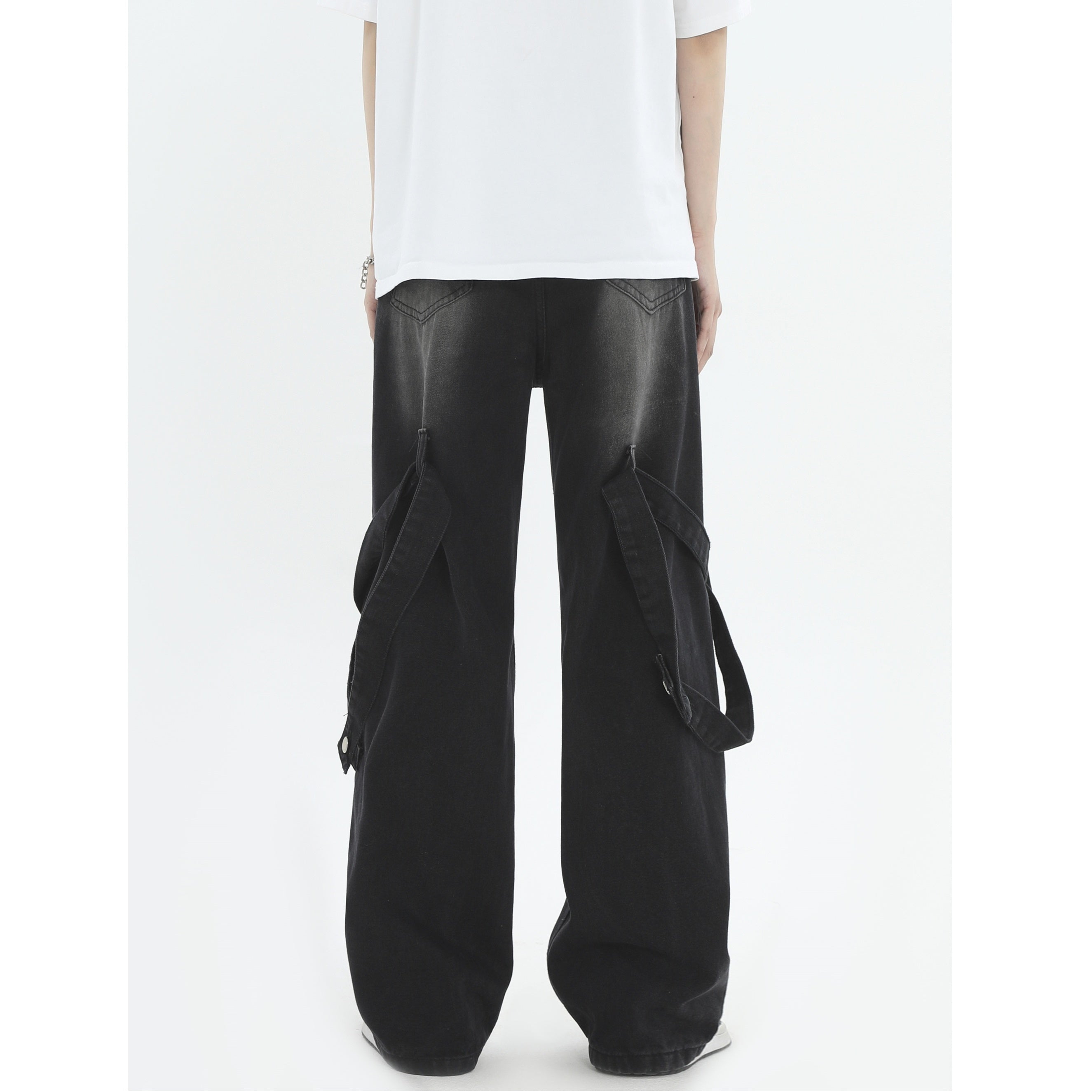 Distressed Washed 3D Paneled Strap Street Jeans IN7010