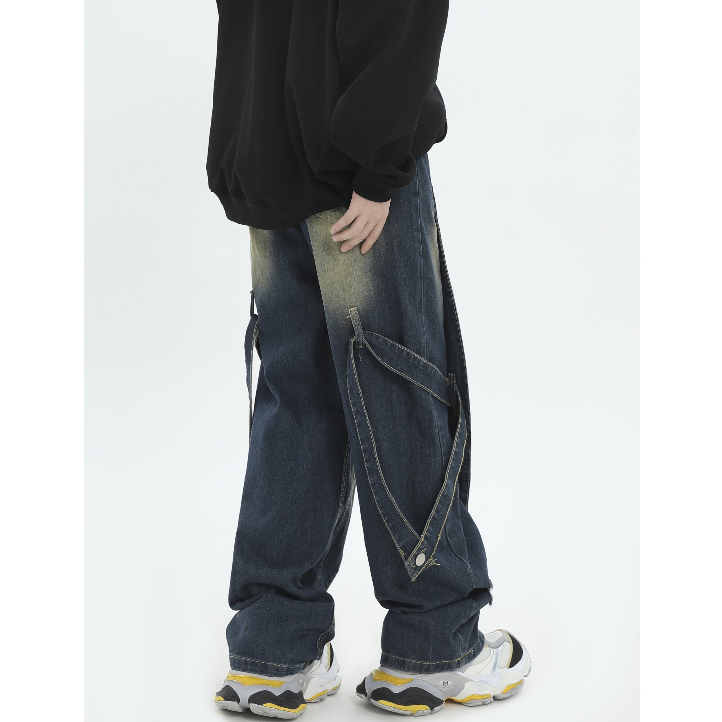 Distressed Washed 3D Paneled Strap Street Jeans IN7010
