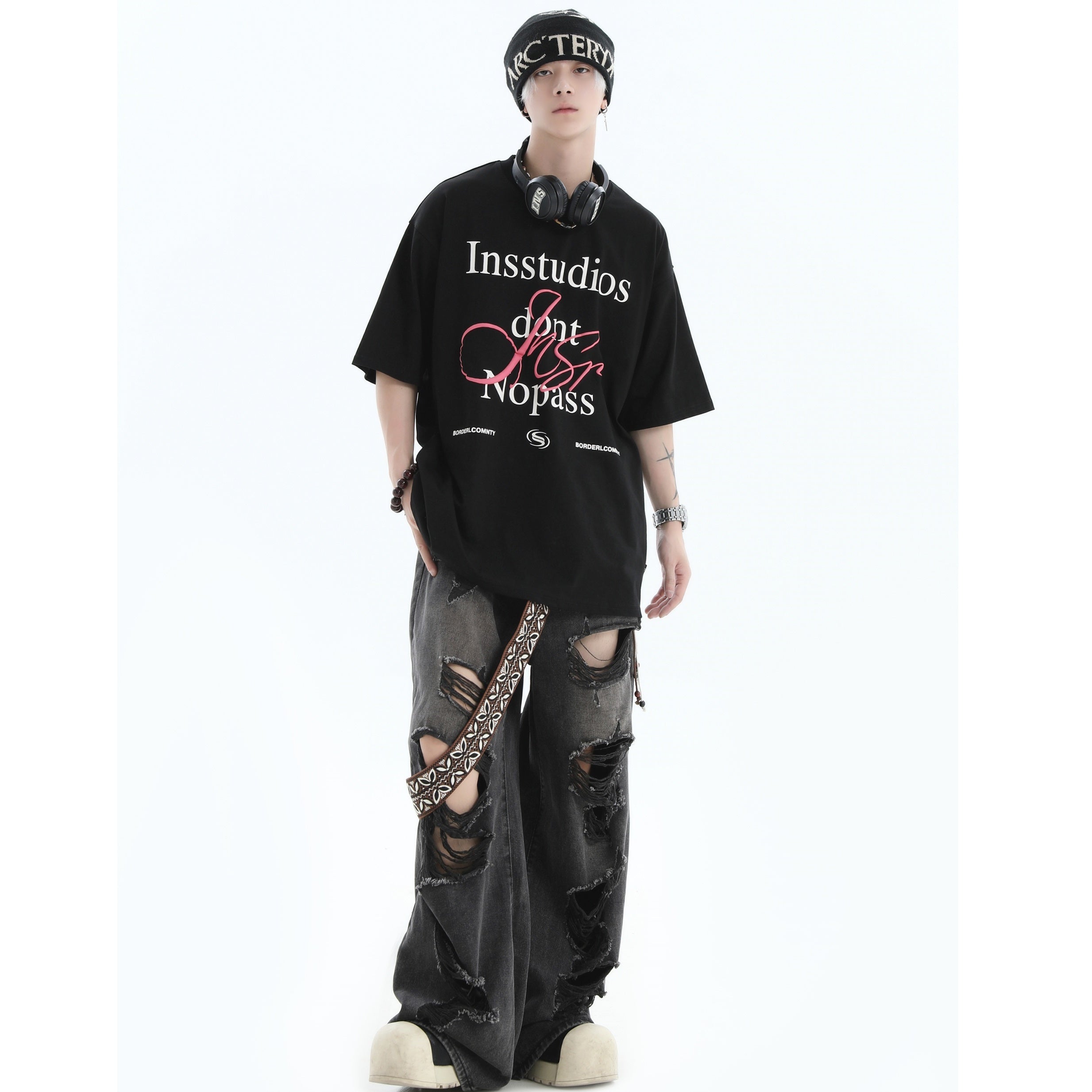 Scratched and Ripped Loose Washed Straight Jeans IN7008
