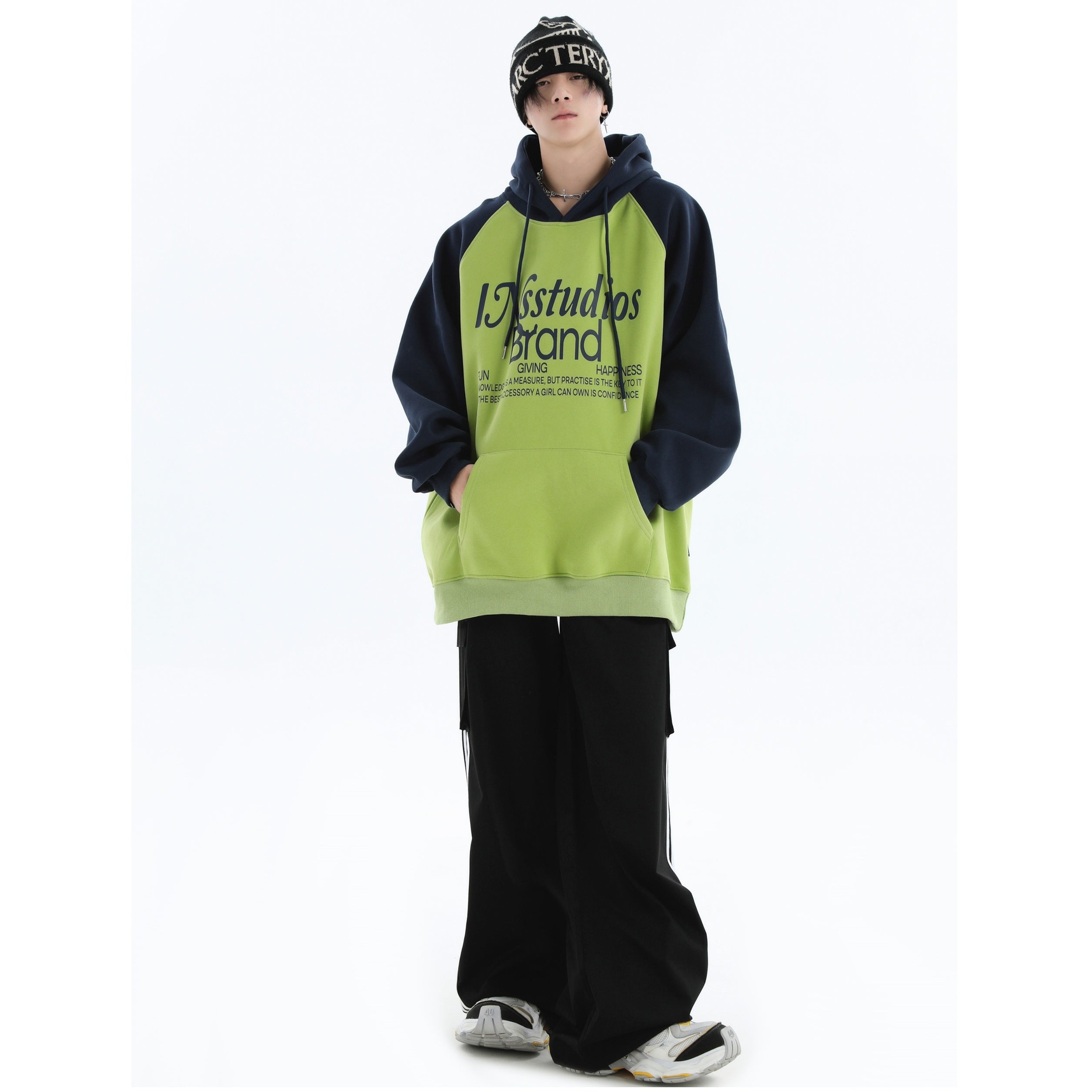 Drawstring Three-bar Casual Cargo Pants IN7047