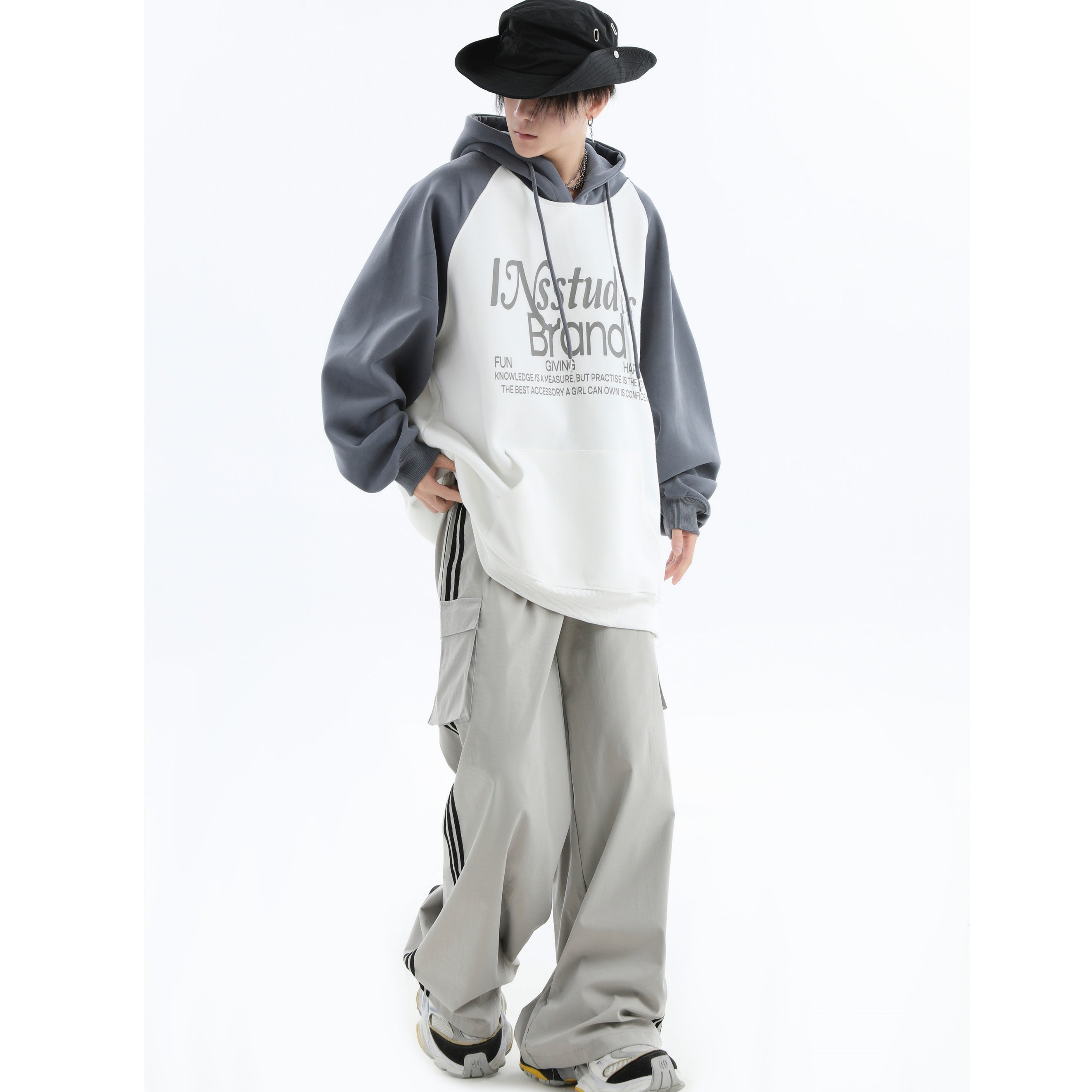 Drawstring Three-bar Casual Cargo Pants IN7047