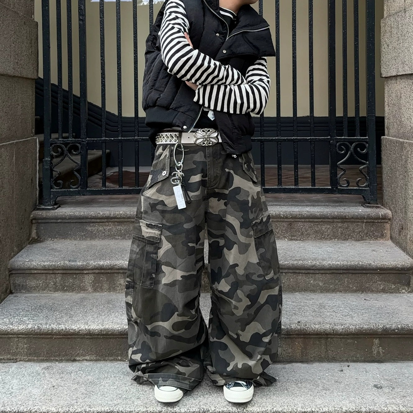 Wide Camouflage Cargo Curved Pants MB7397
