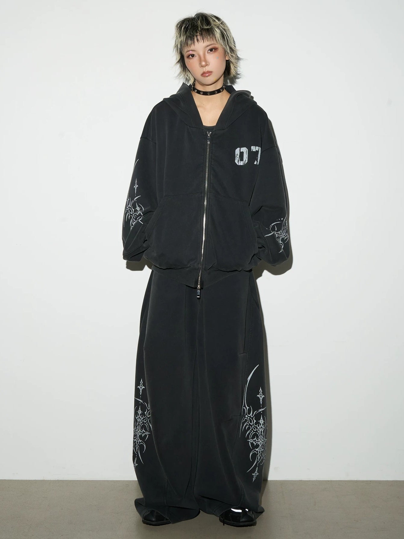 07 Graphic Hooded Zipped Parka MB7444