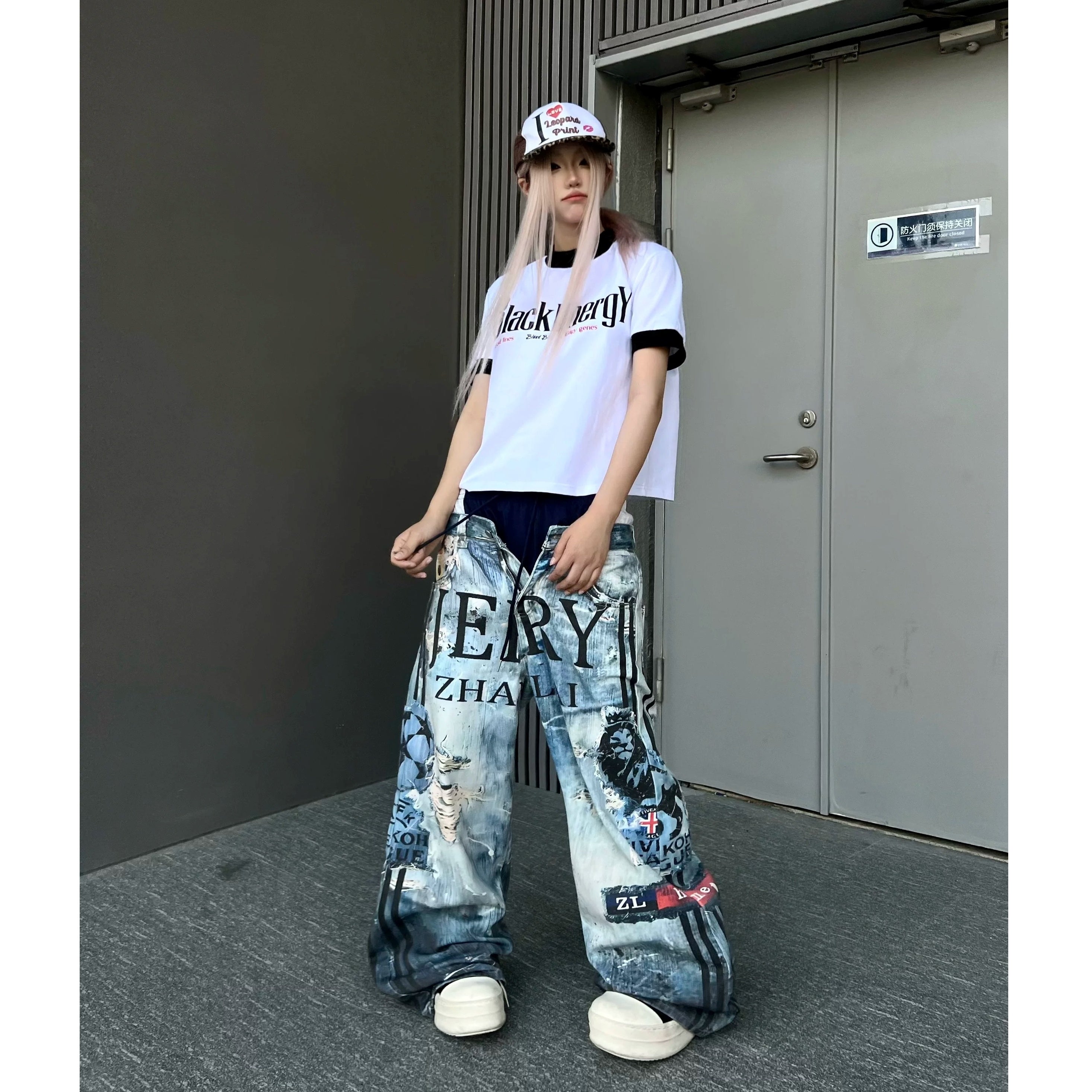 Graffiti Printed Triple Waist Wide Jeans MB7404