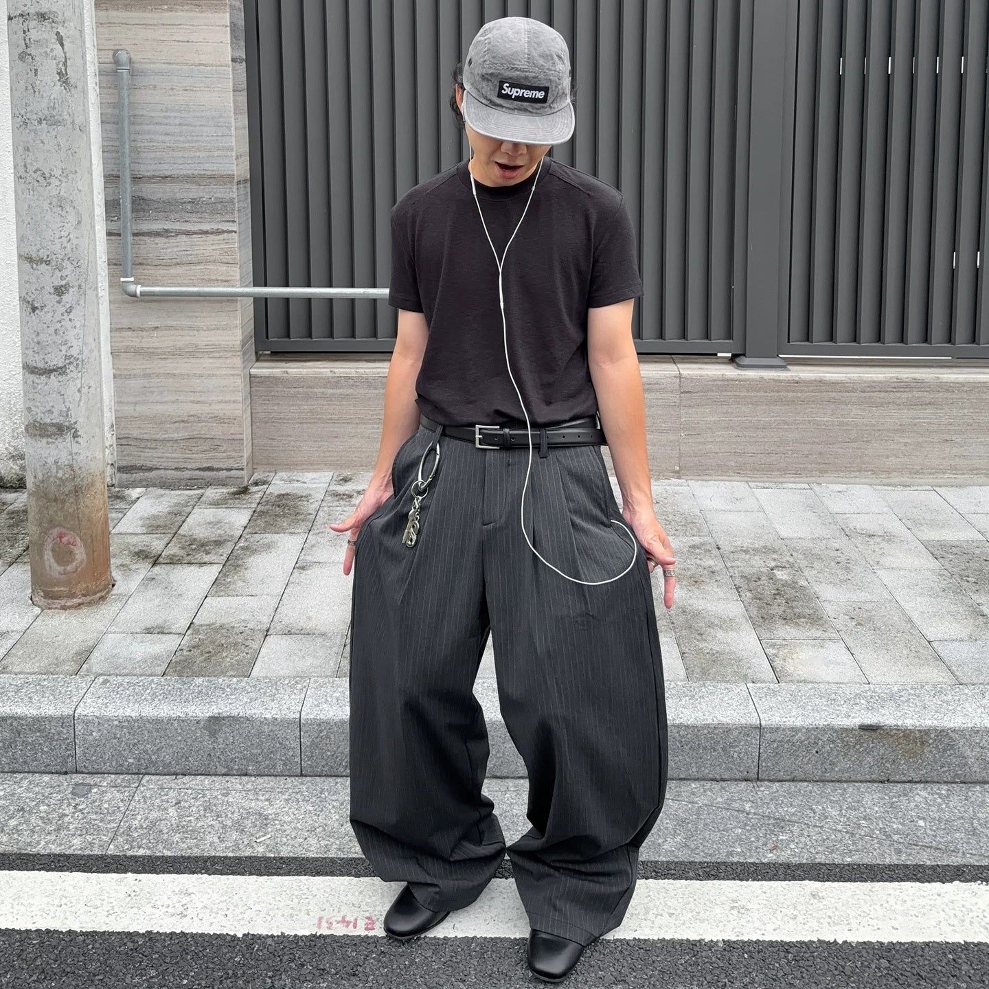 Pinstripe Tuck Loose Curved Pants MB7384