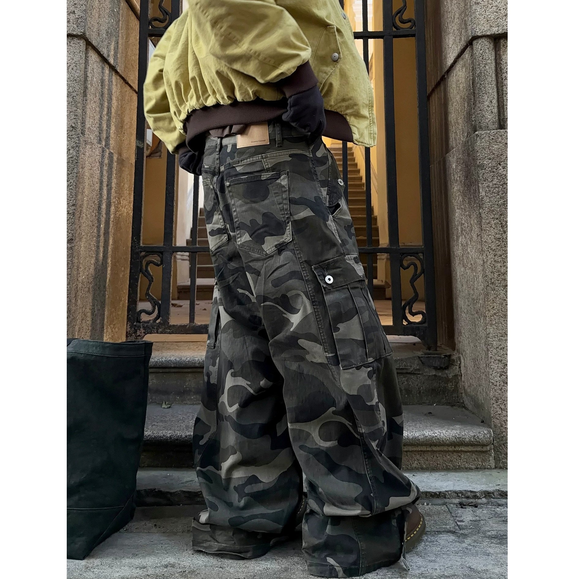 Wide Camouflage Cargo Curved Pants MB7397