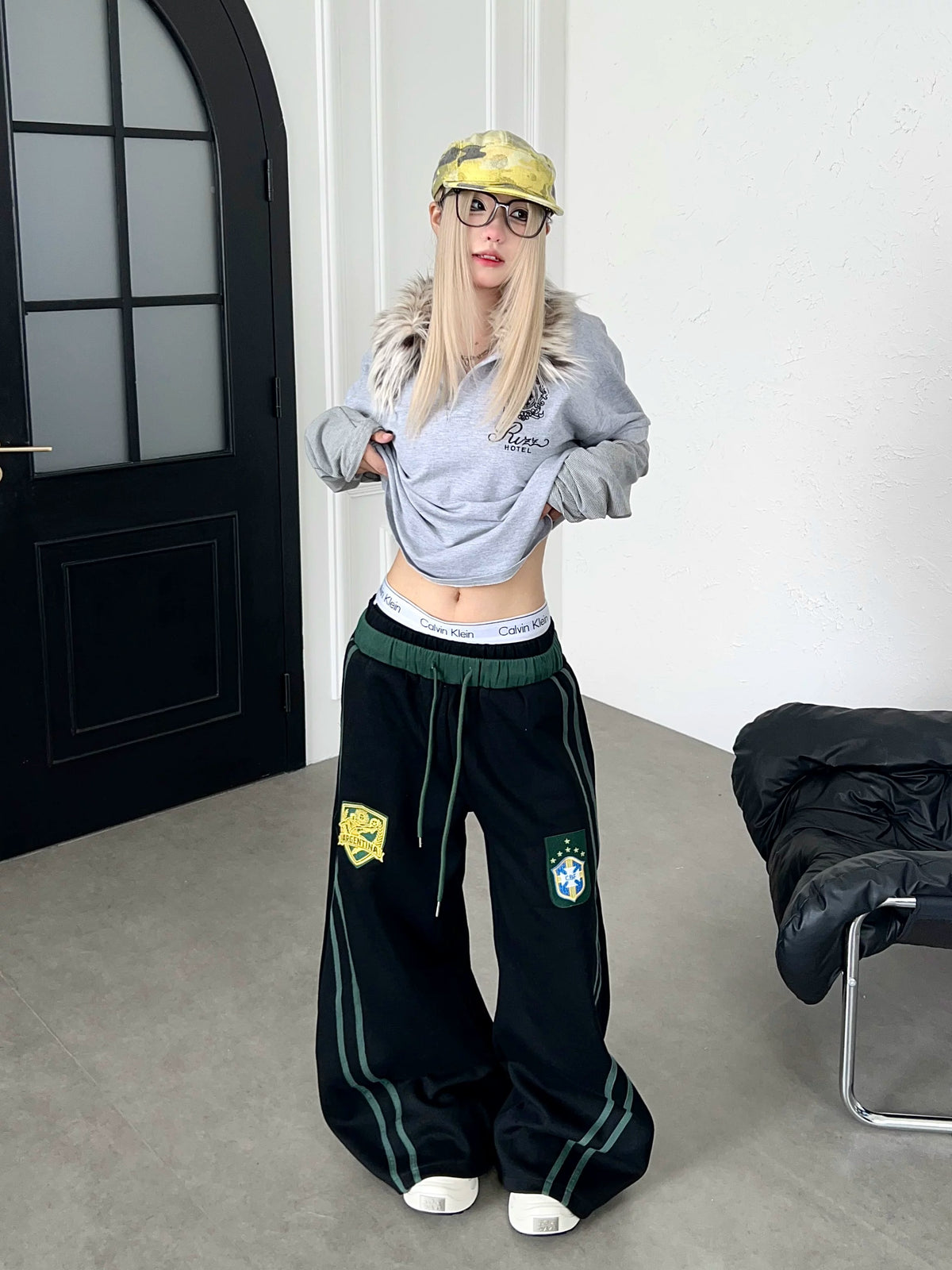Emblem Double-Waist Striped Curved Sweat Pants MB7461