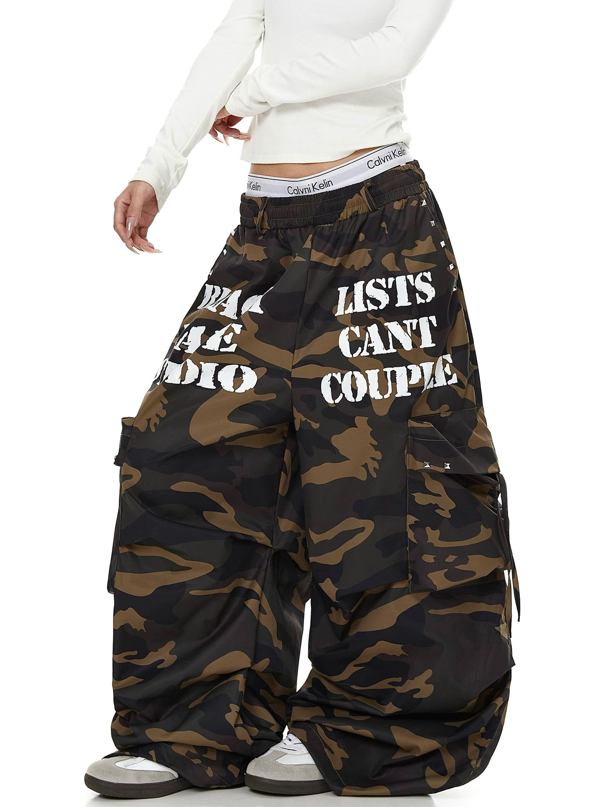 Letter Print Camouflage Wide Cargo Pants MB7451