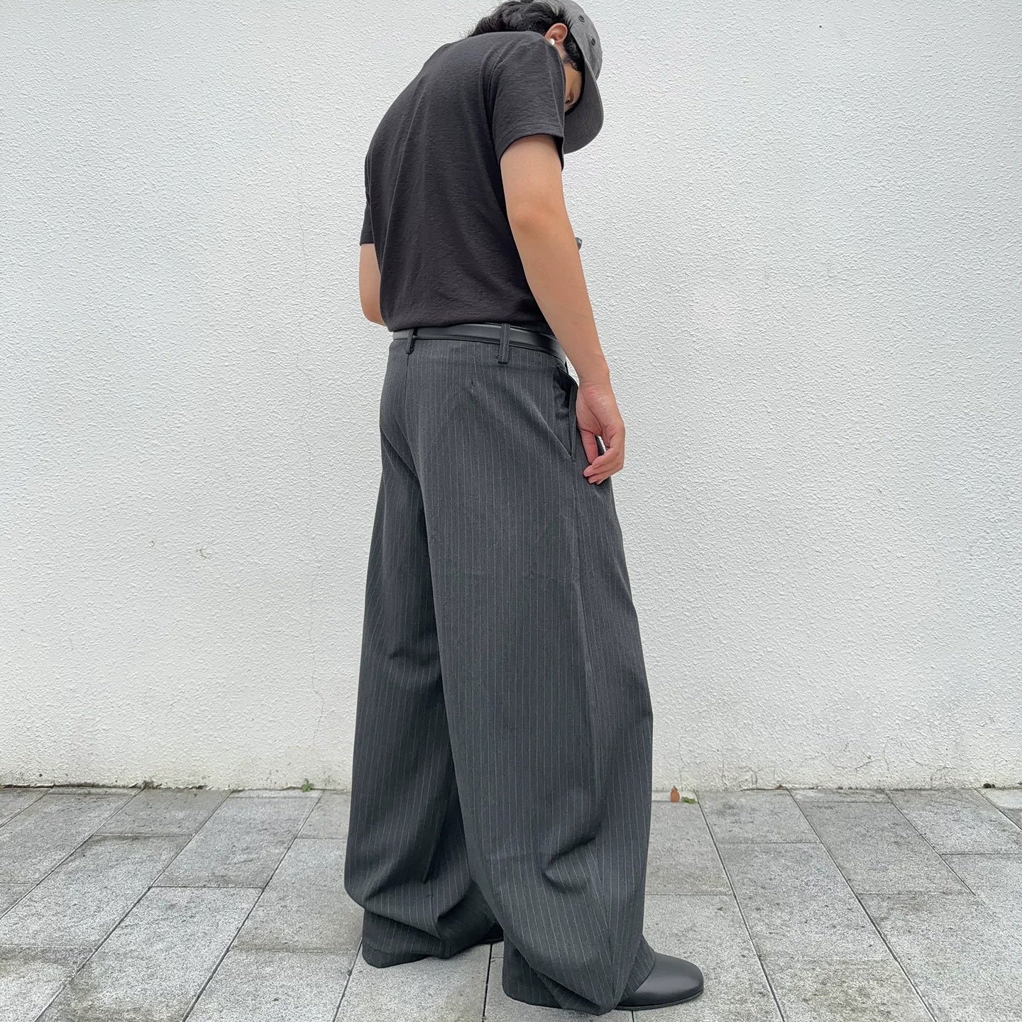 Pinstripe Tuck Loose Curved Pants MB7384
