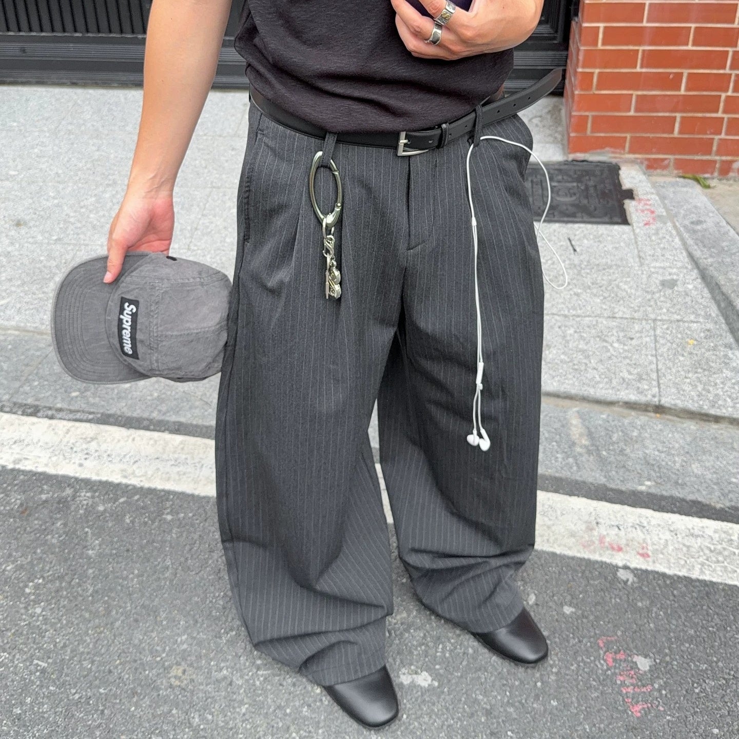 Pinstripe Tuck Loose Curved Pants MB7384