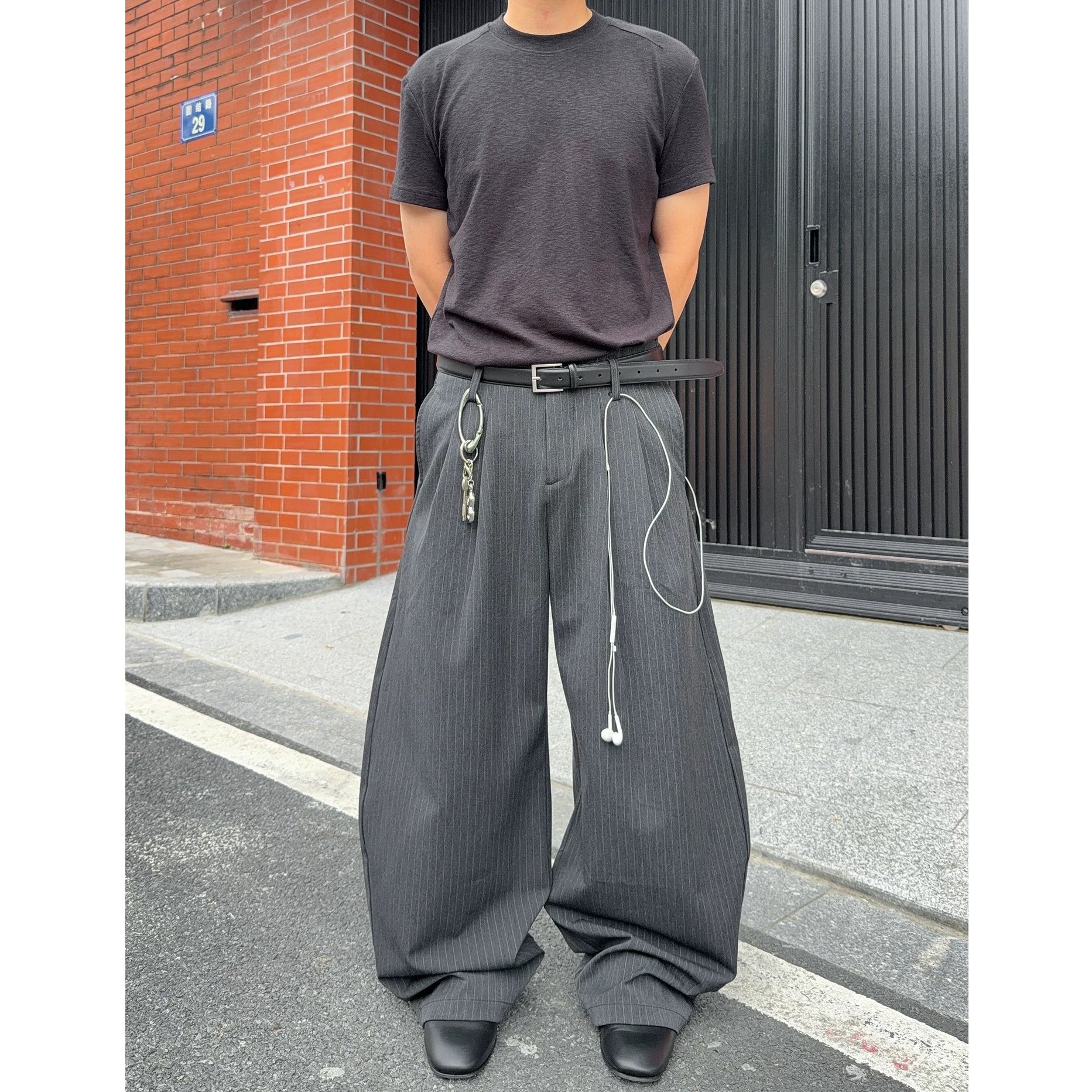 Pinstripe Tuck Loose Curved Pants MB7384