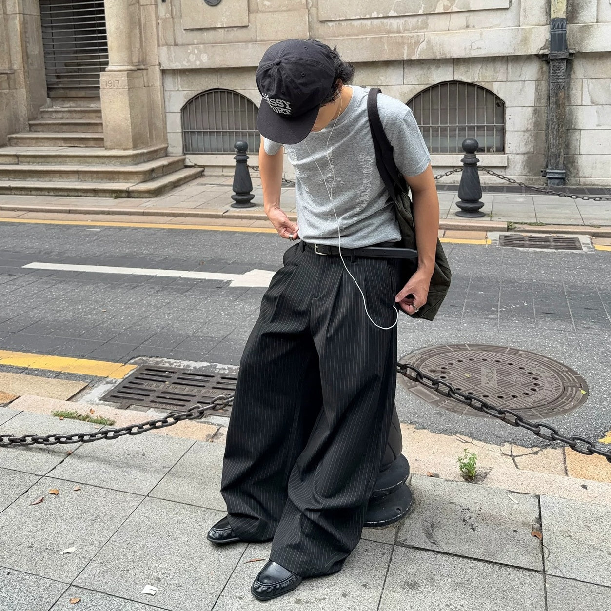 Pinstripe Tuck Loose Curved Pants MB7384