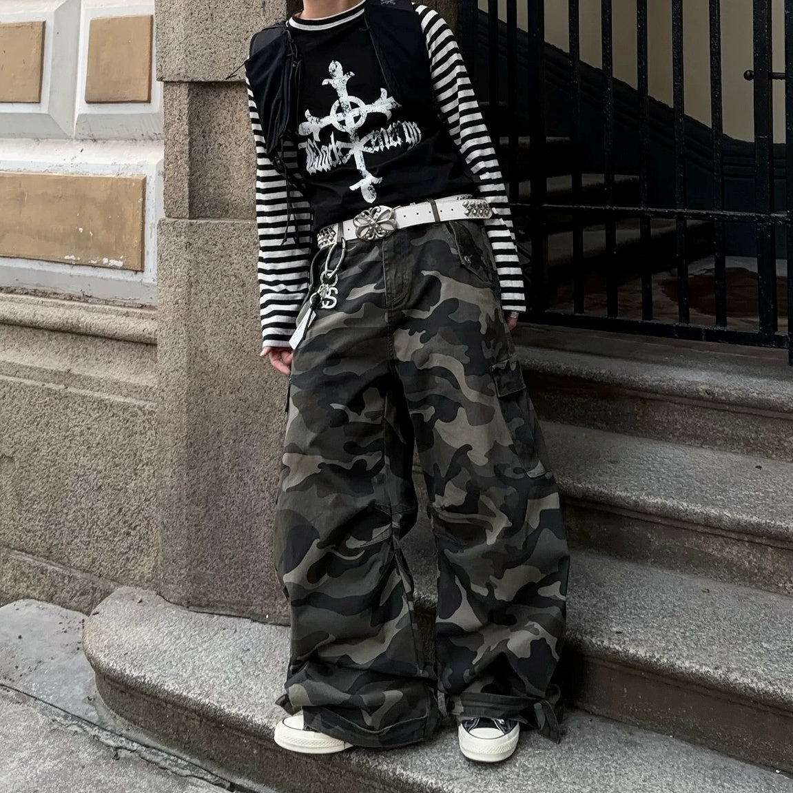 Wide Camouflage Cargo Curved Pants MB7397
