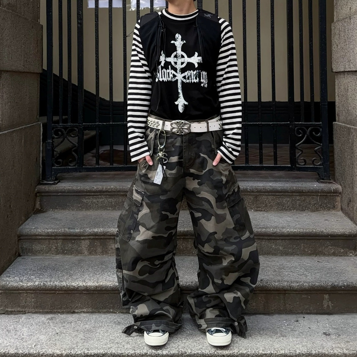 Wide Camouflage Cargo Curved Pants MB7397