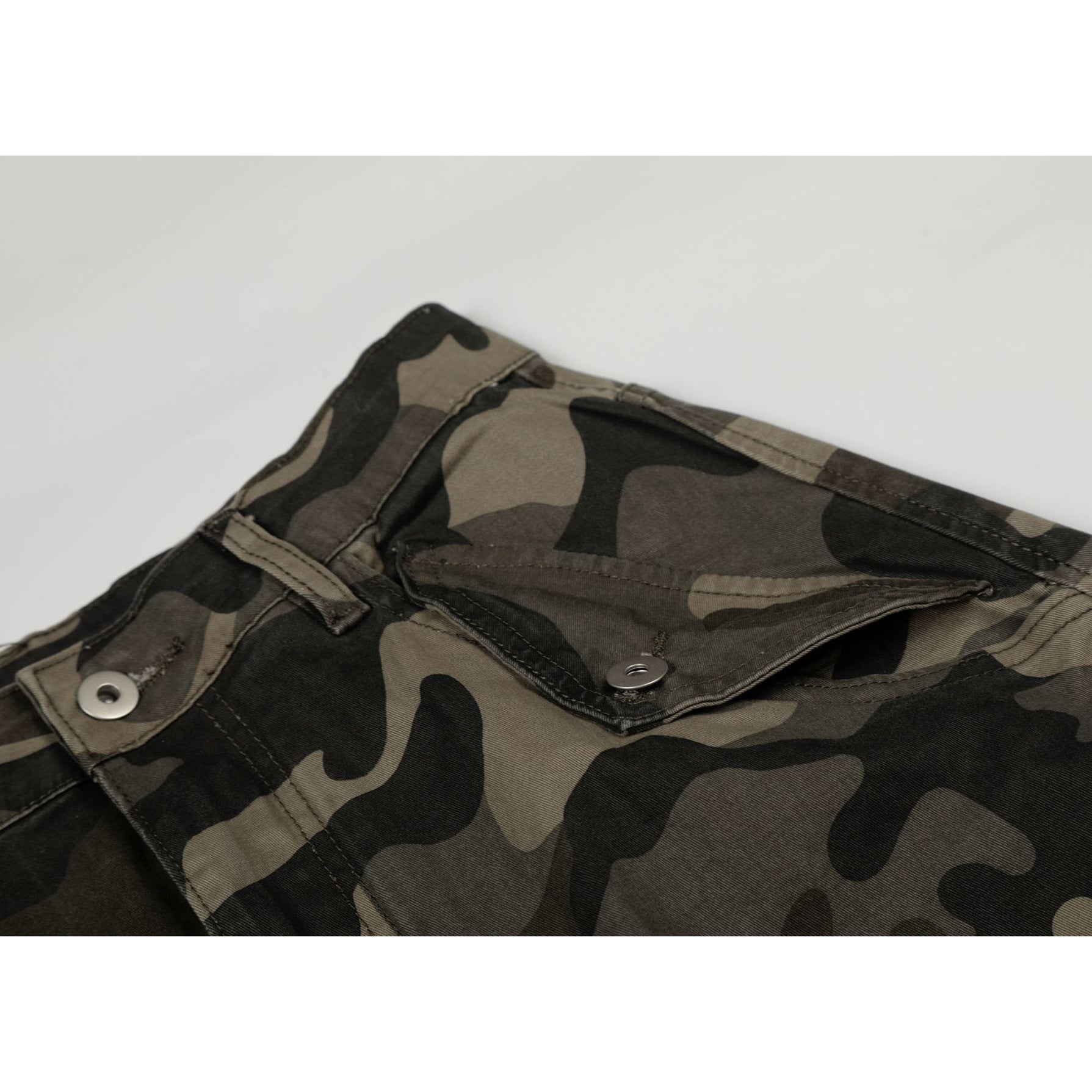 Wide Camouflage Cargo Curved Pants MB7397