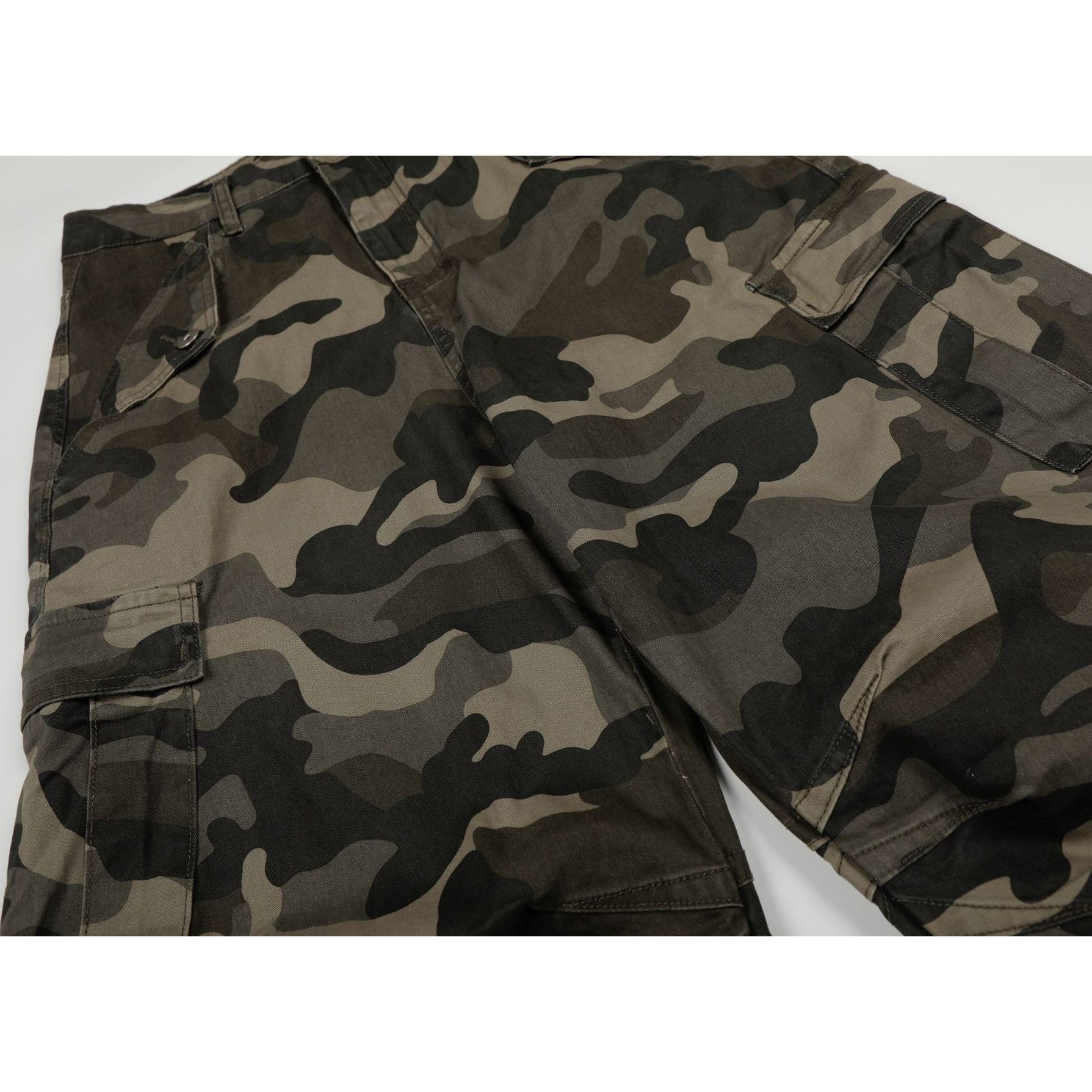 Wide Camouflage Cargo Curved Pants MB7397