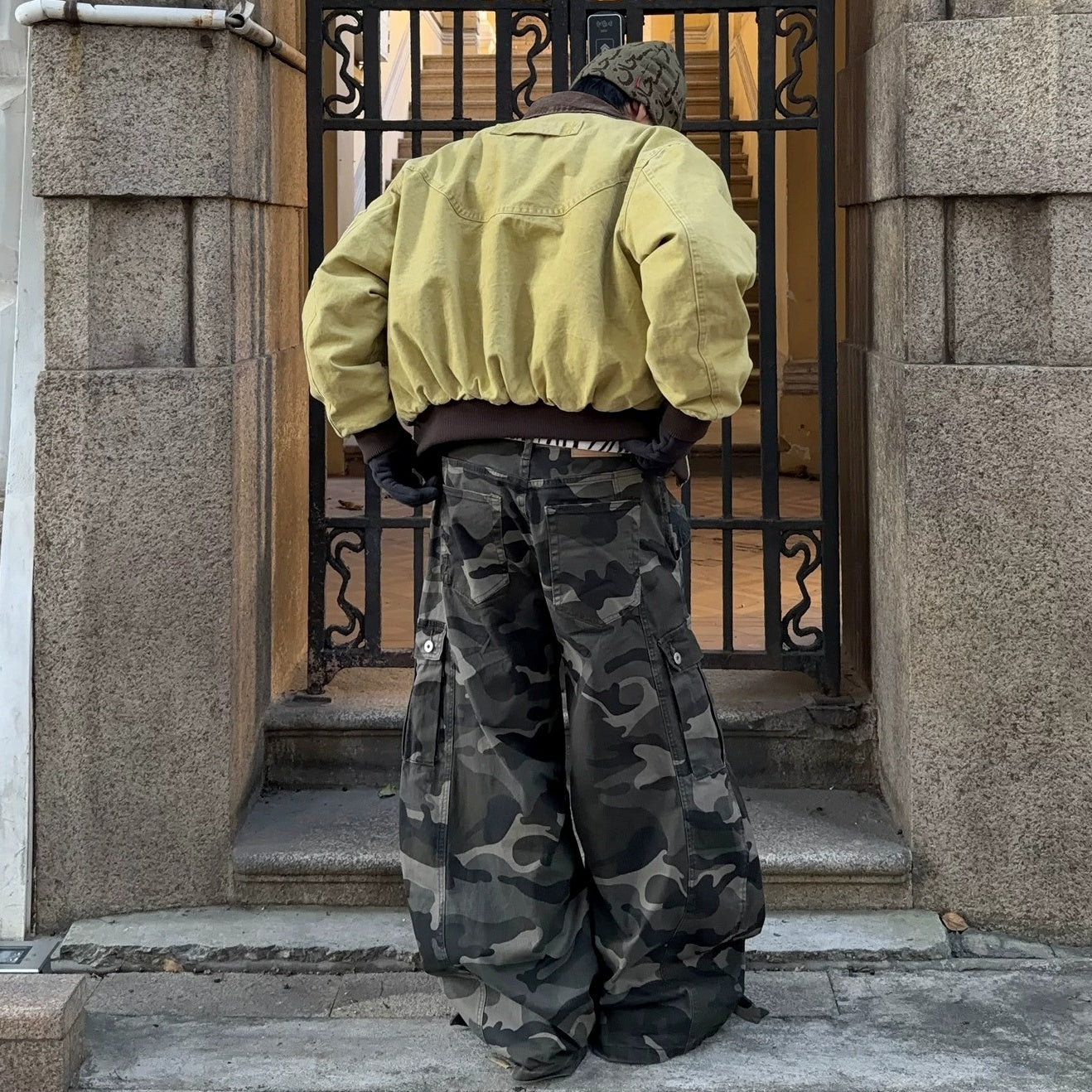 Wide Camouflage Cargo Curved Pants MB7397