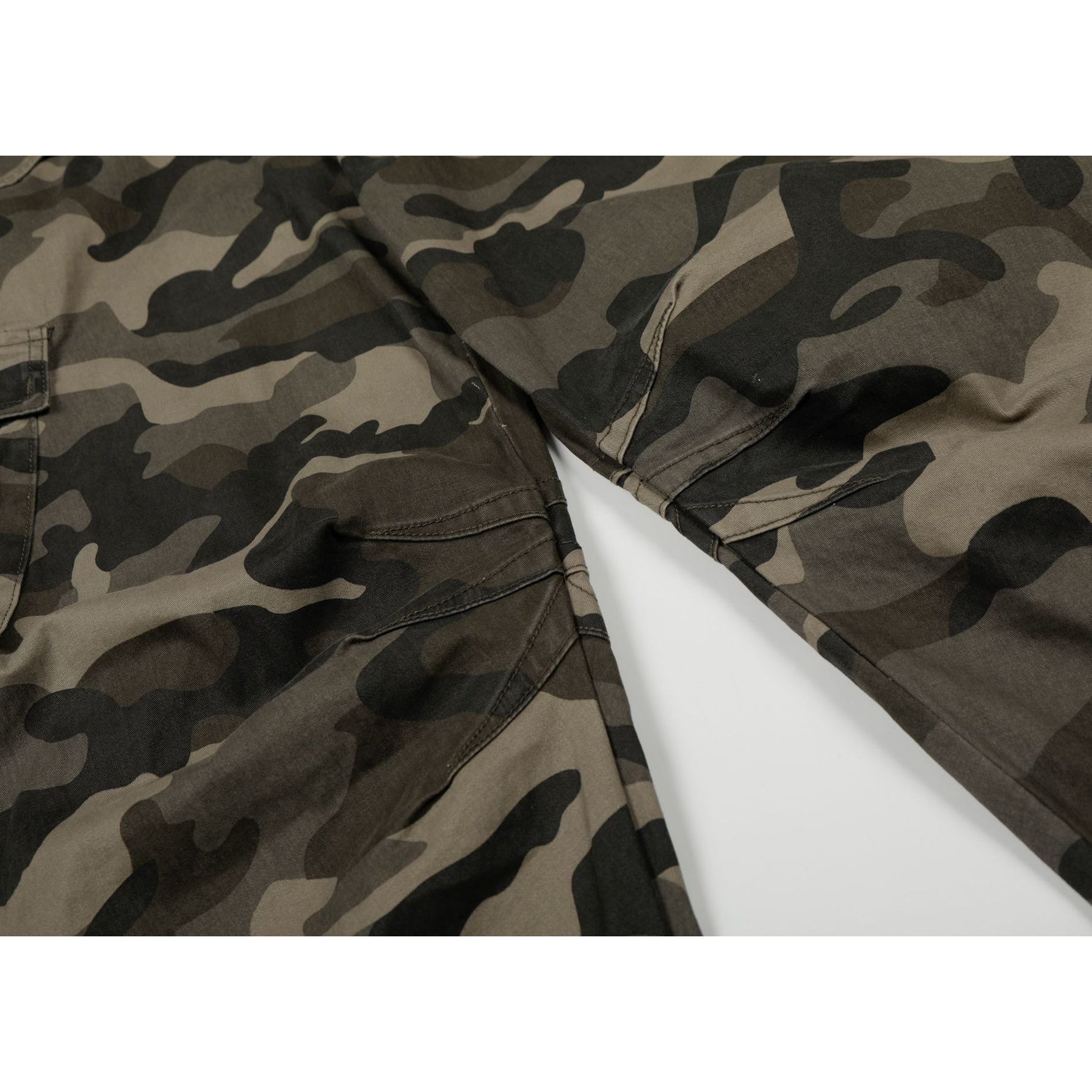 Wide Camouflage Cargo Curved Pants MB7397