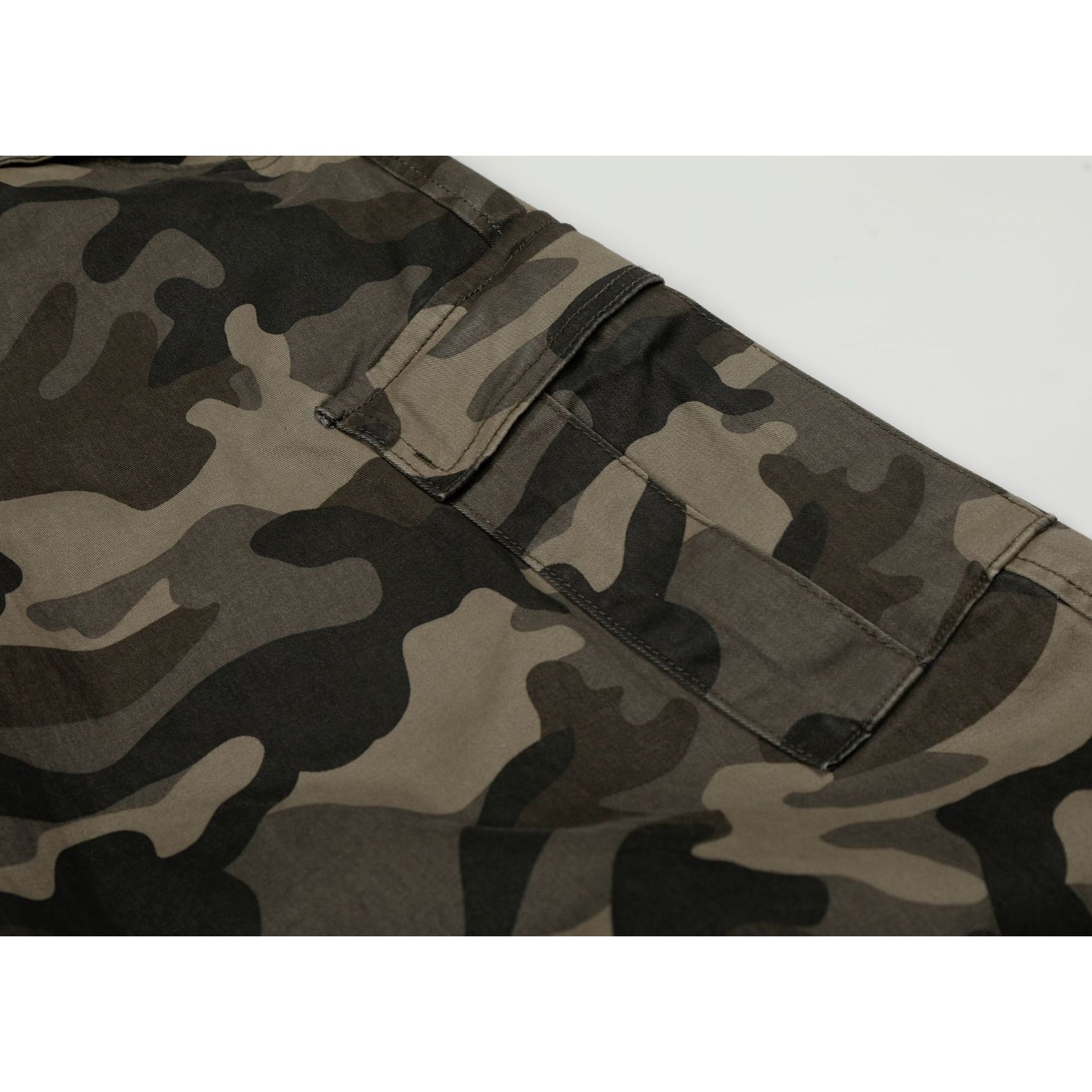 Wide Camouflage Cargo Curved Pants MB7397