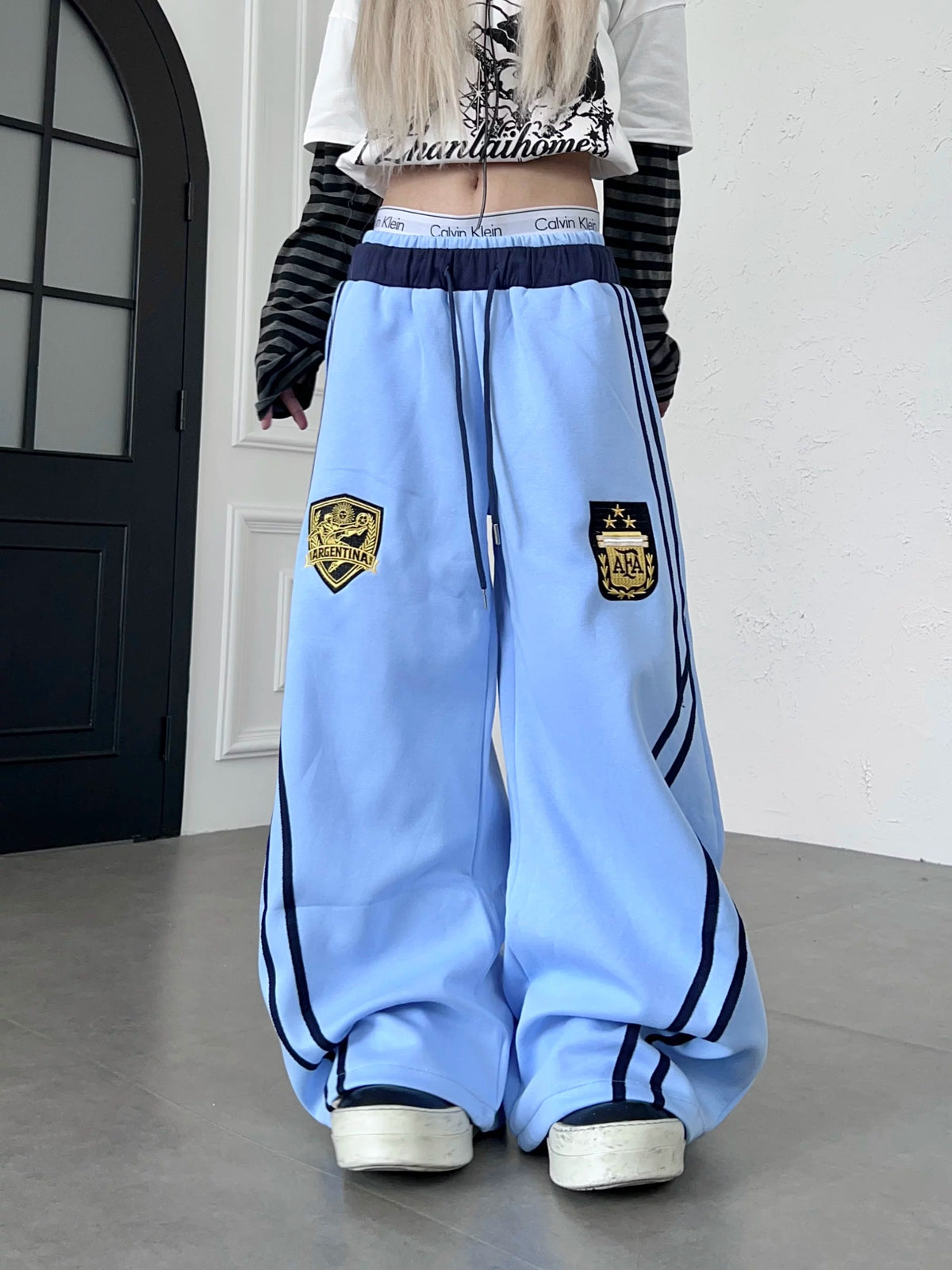 Emblem Double-Waist Striped Curved Sweat Pants MB7461