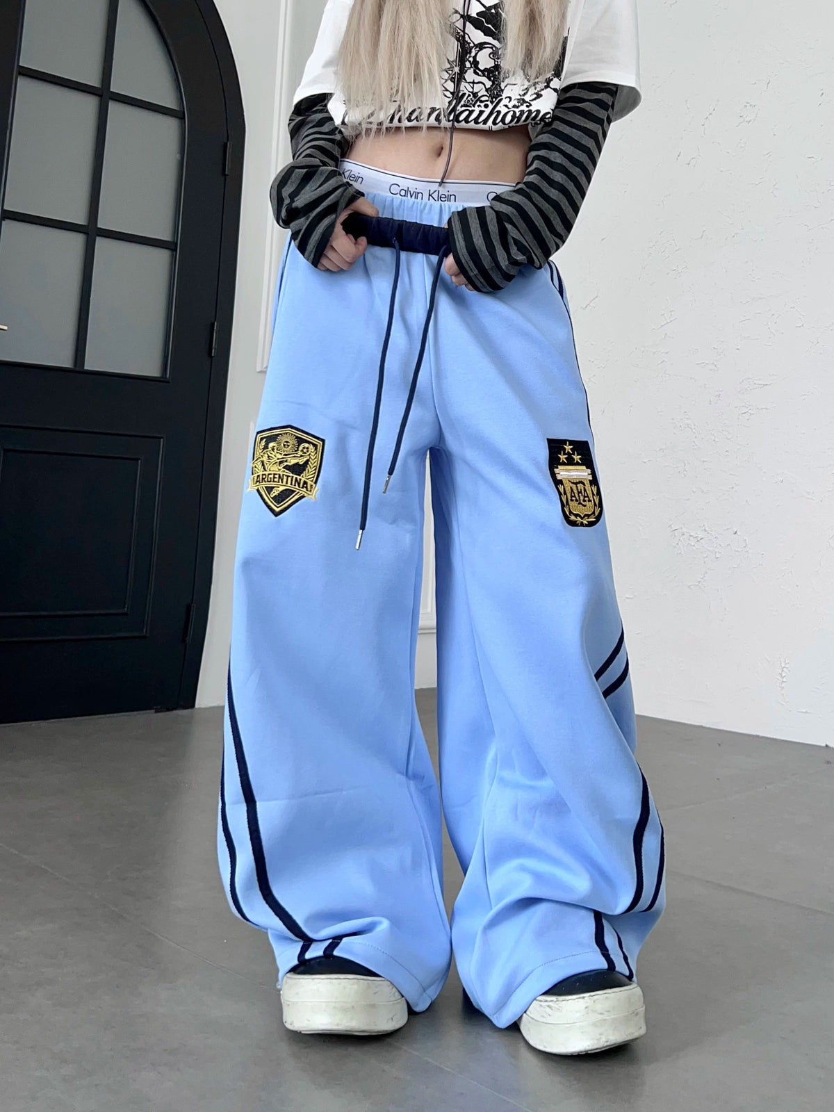 Emblem Double-Waist Striped Curved Sweat Pants MB7461