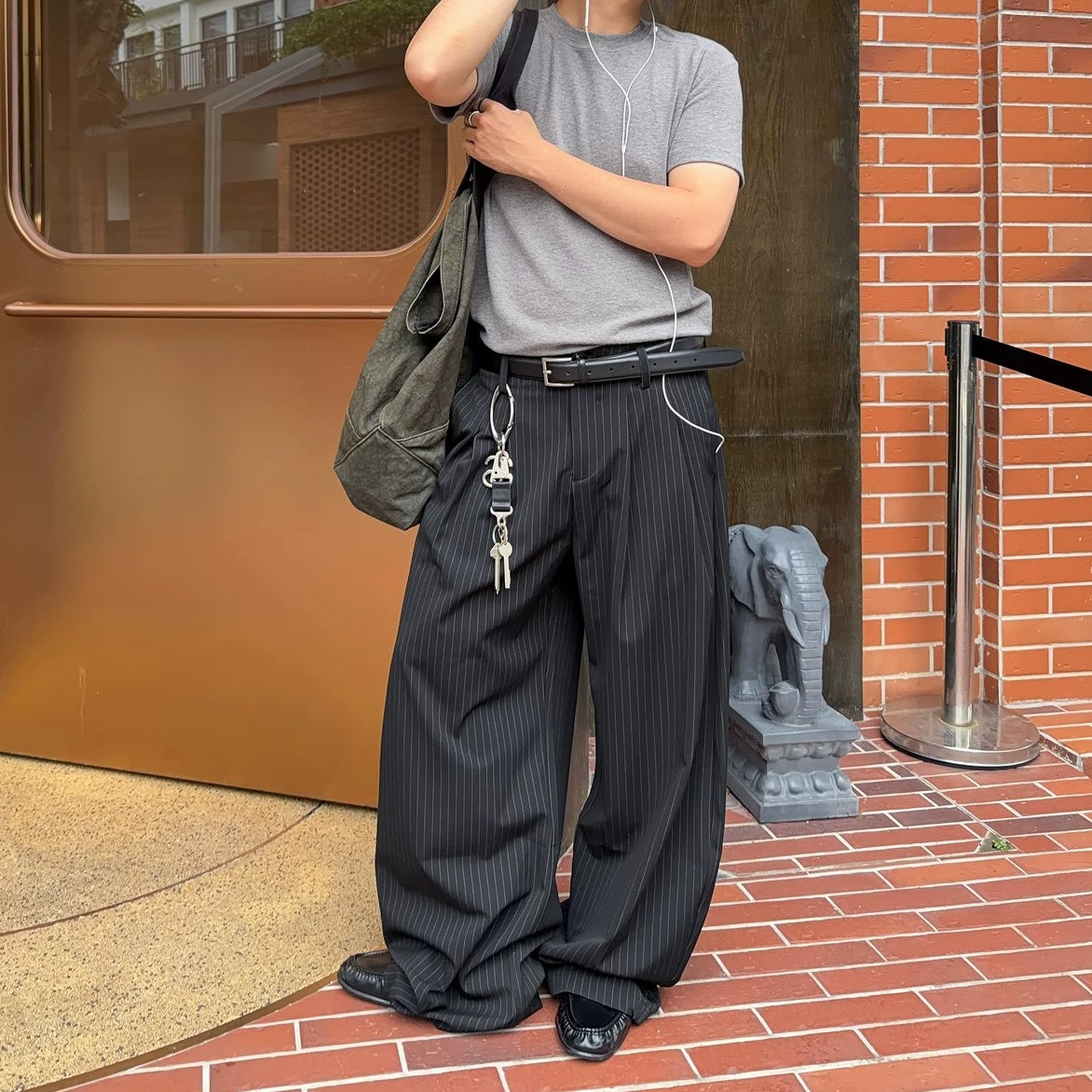 Pinstripe Tuck Loose Curved Pants MB7384