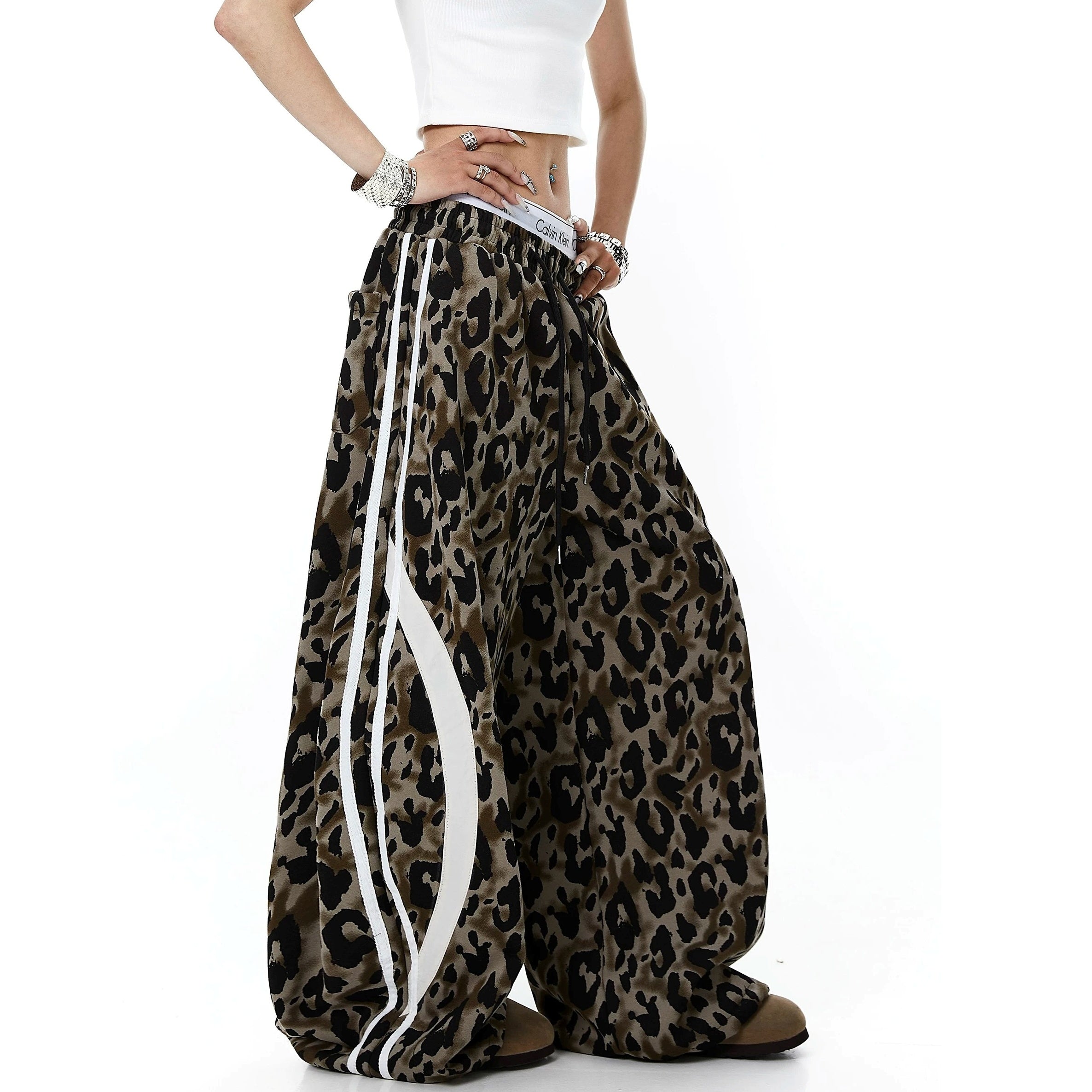 Leopard Side Stripe Wide Sweat Pants MB7409