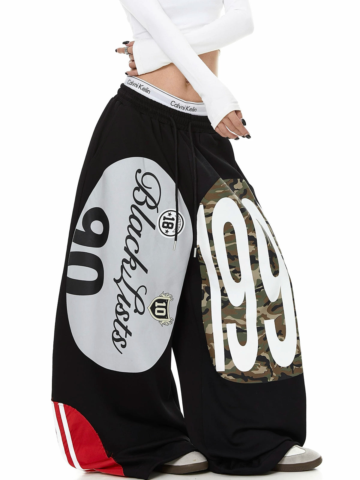Circle Graffiti Wide Curved Sweat Pants MB7454