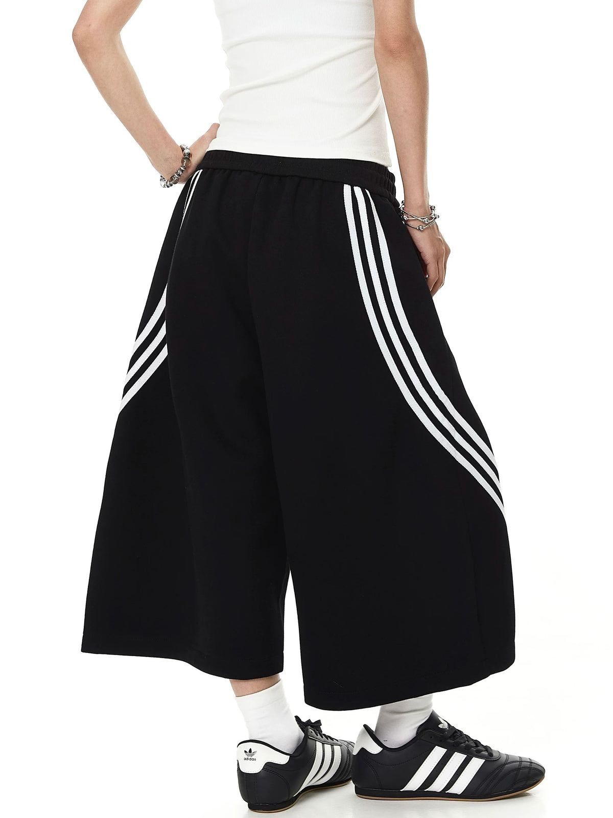 Side-Line Cropped Wide Sweat Pants MB7456