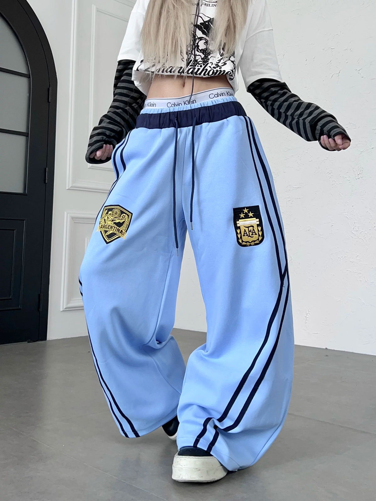 Emblem Double-Waist Striped Curved Sweat Pants MB7461