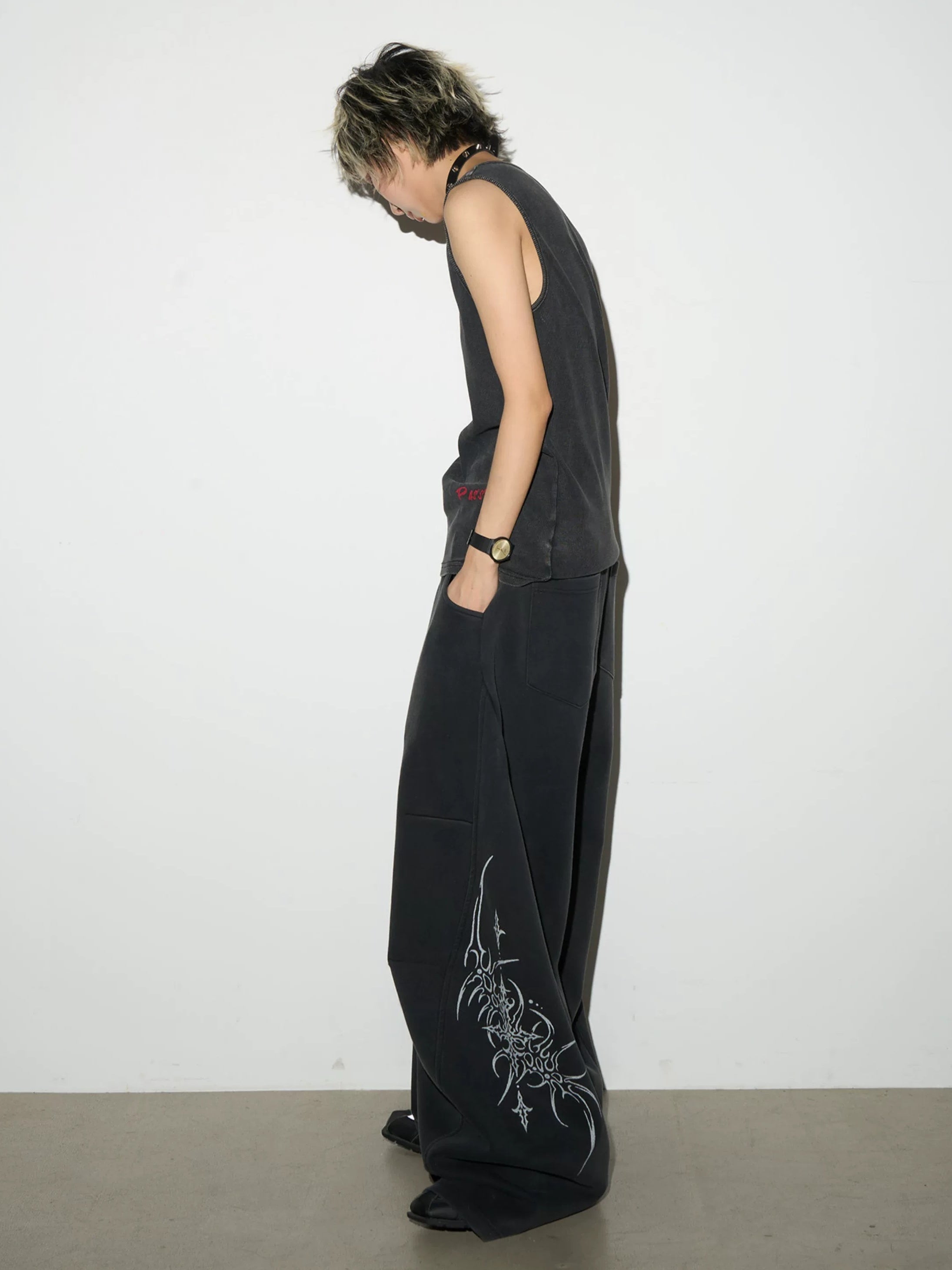 Graffiti Wide Curved Sweat Pants MB7445
