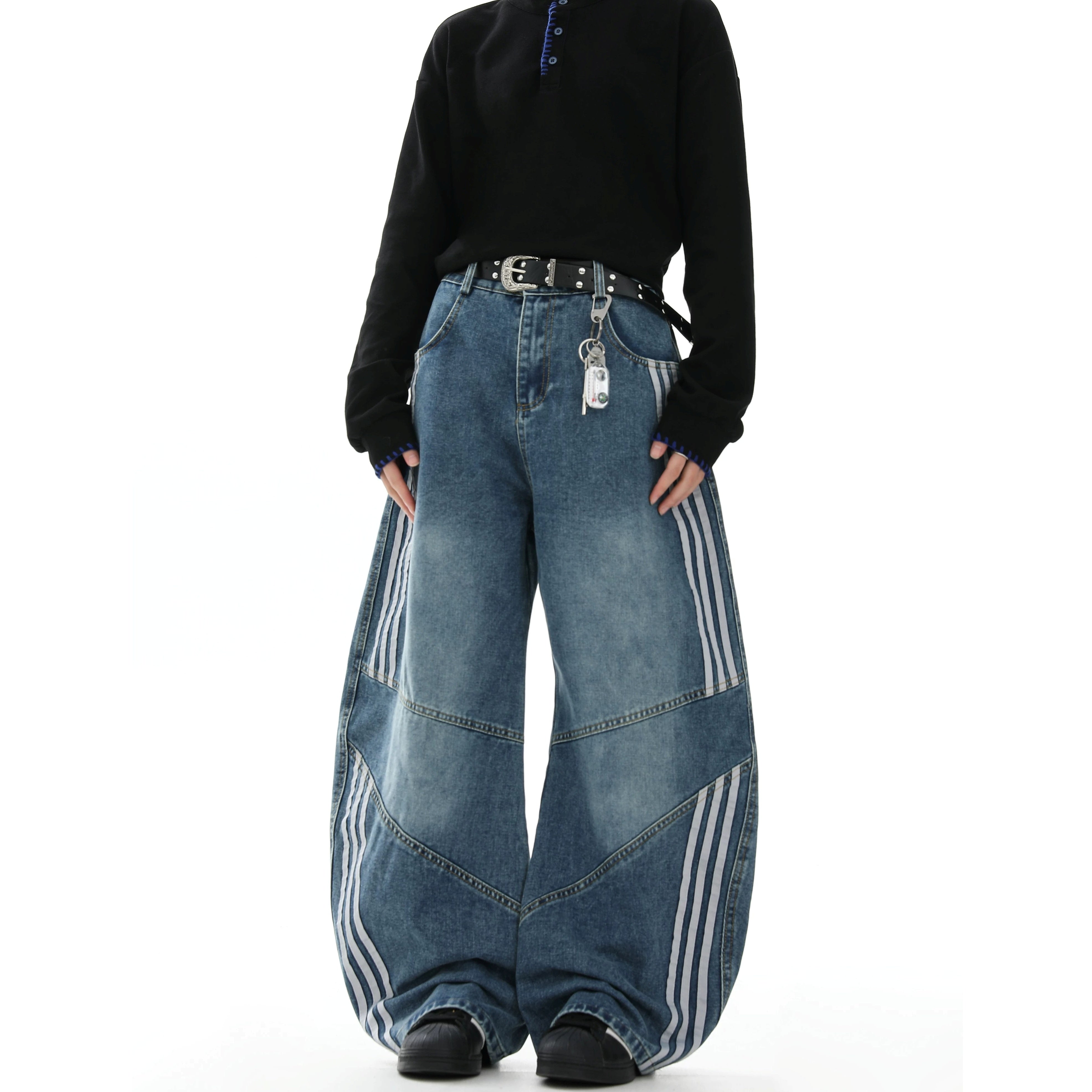 Deconstructed Three-Stripe Curved Jeans MB7419
