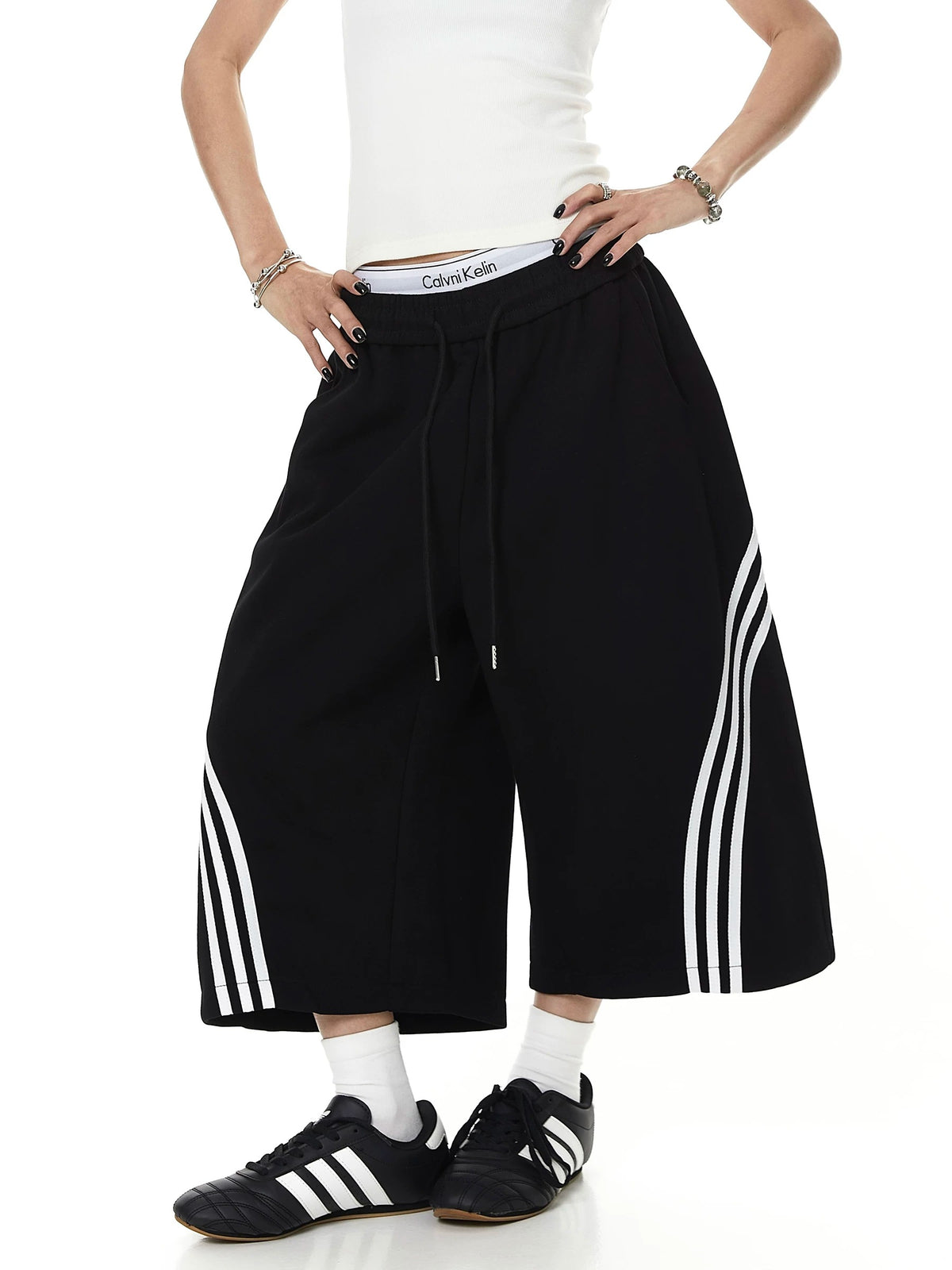 Side-Line Cropped Wide Sweat Pants MB7456