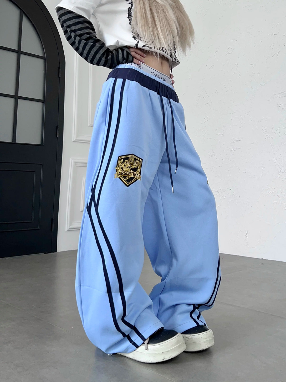 Emblem Double-Waist Striped Curved Sweat Pants MB7461