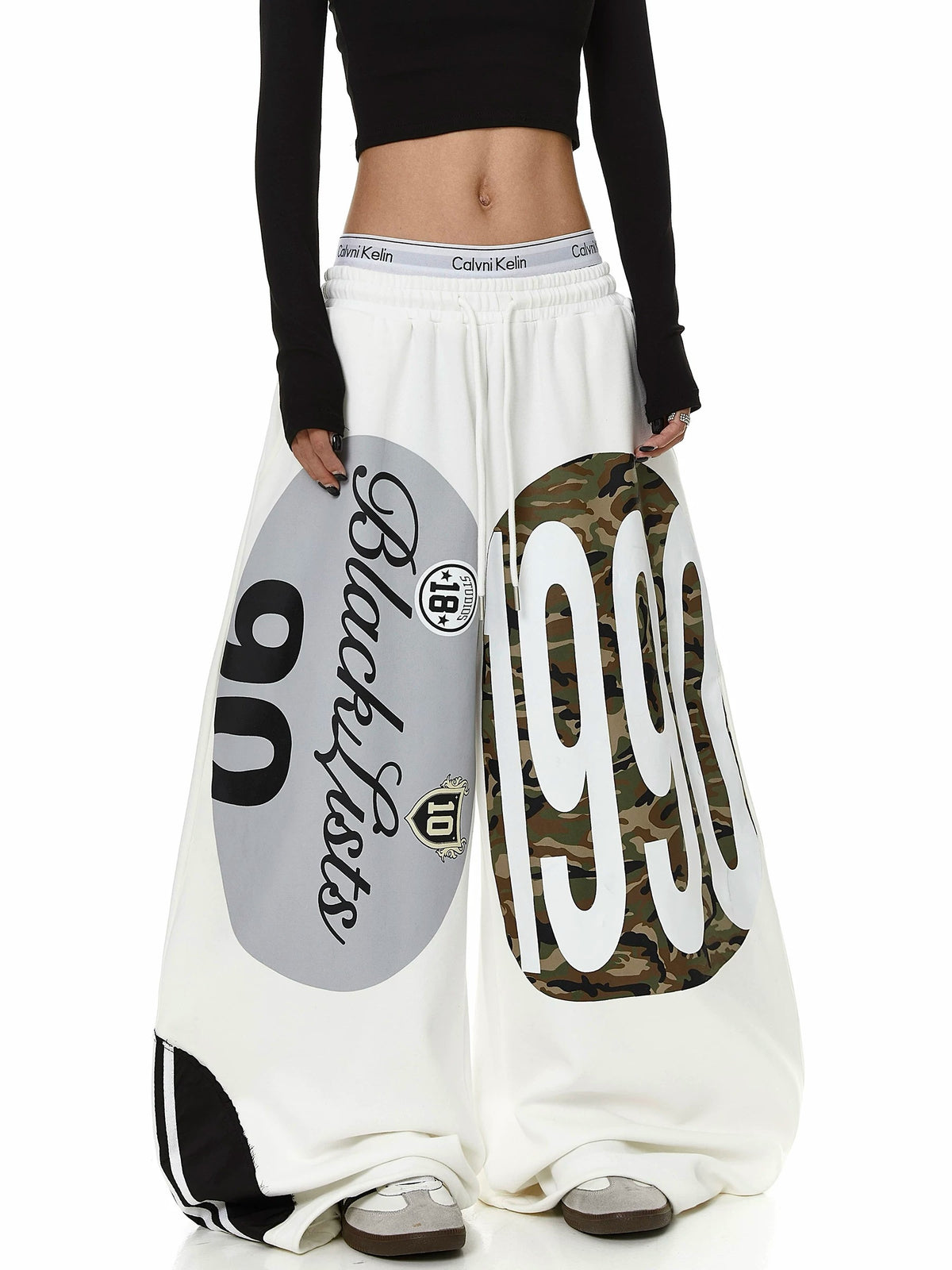 Circle Graffiti Wide Curved Sweat Pants MB7454