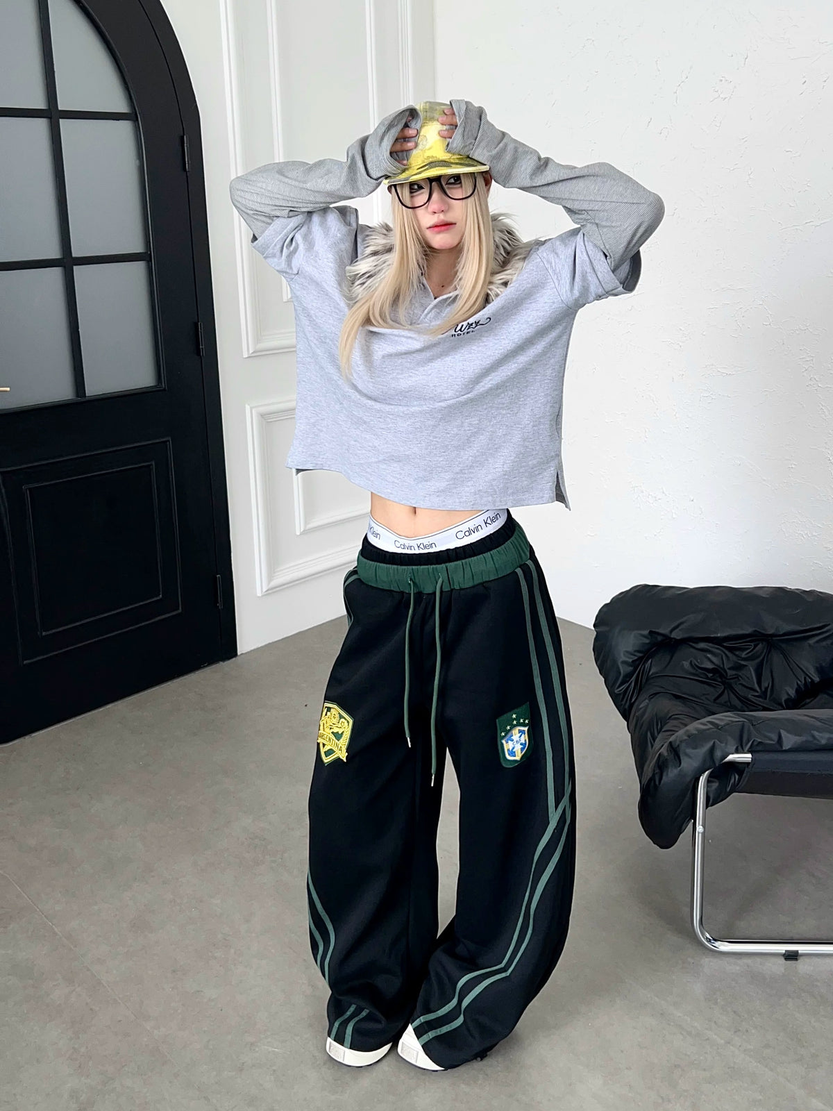 Emblem Double-Waist Striped Curved Sweat Pants MB7461