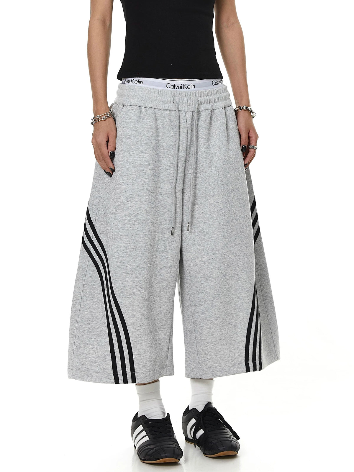 Side-Line Cropped Wide Sweat Pants MB7456
