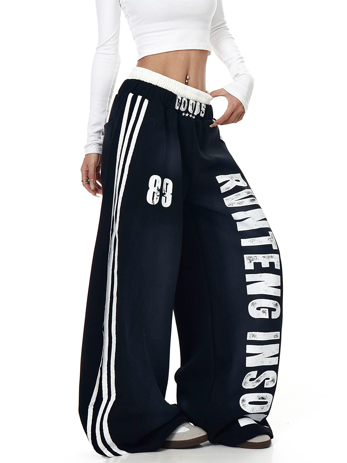 Side-Line Distress Curved Sweat Pants MB7453