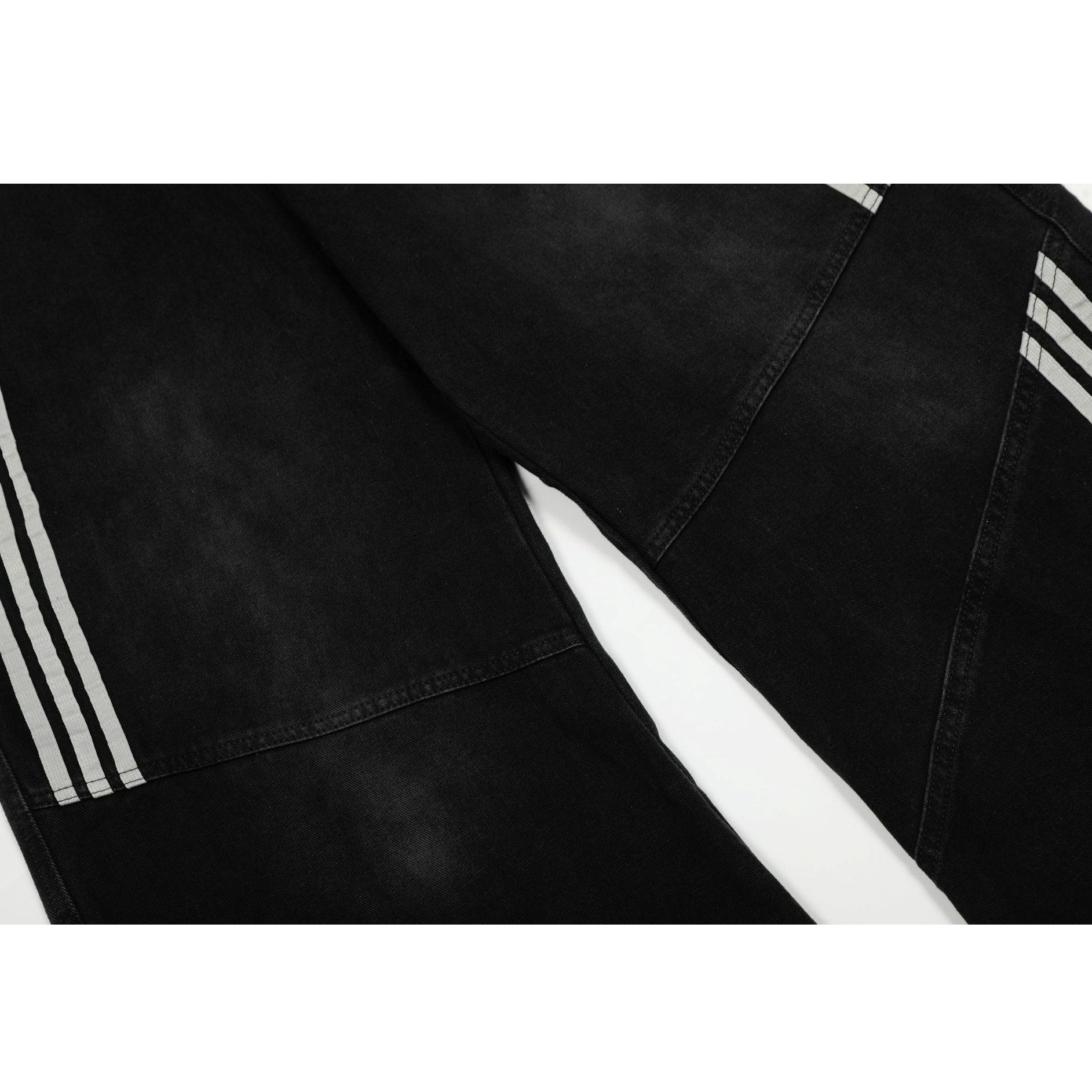 Deconstructed Three-Stripe Curved Jeans MB7419