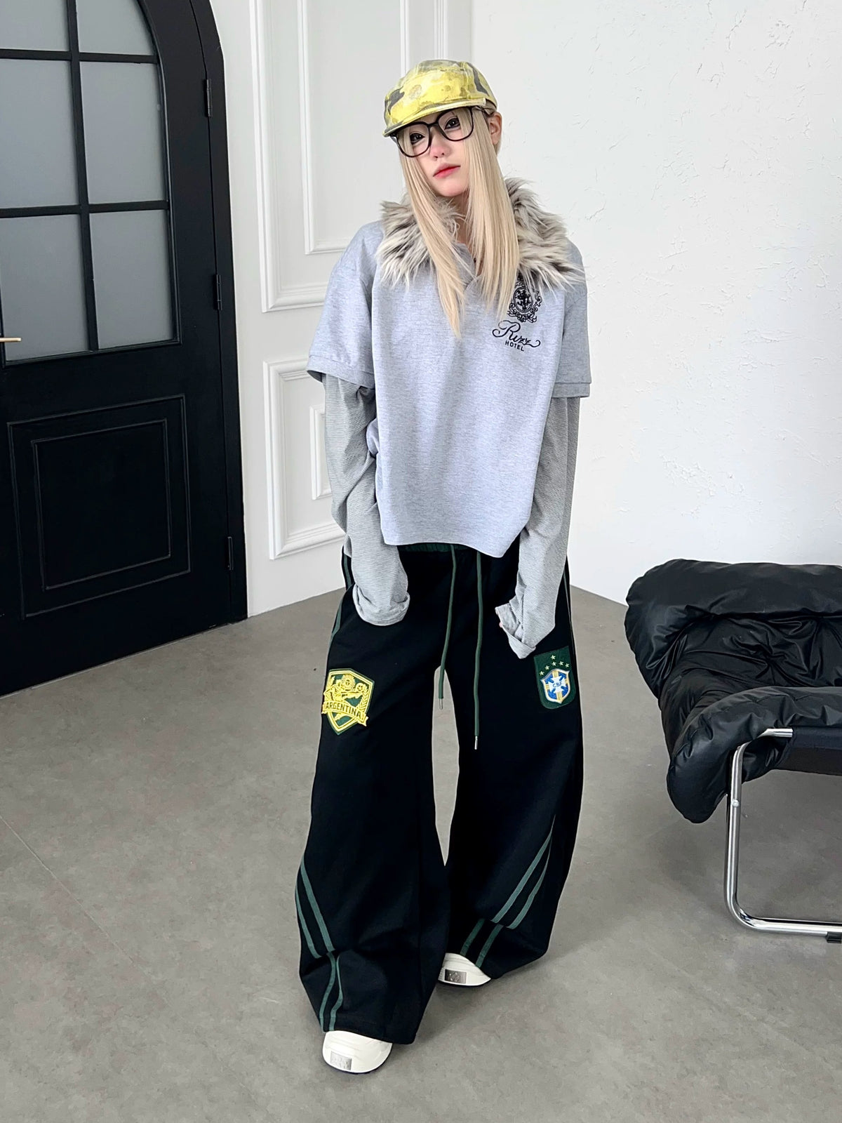 Emblem Double-Waist Striped Curved Sweat Pants MB7461