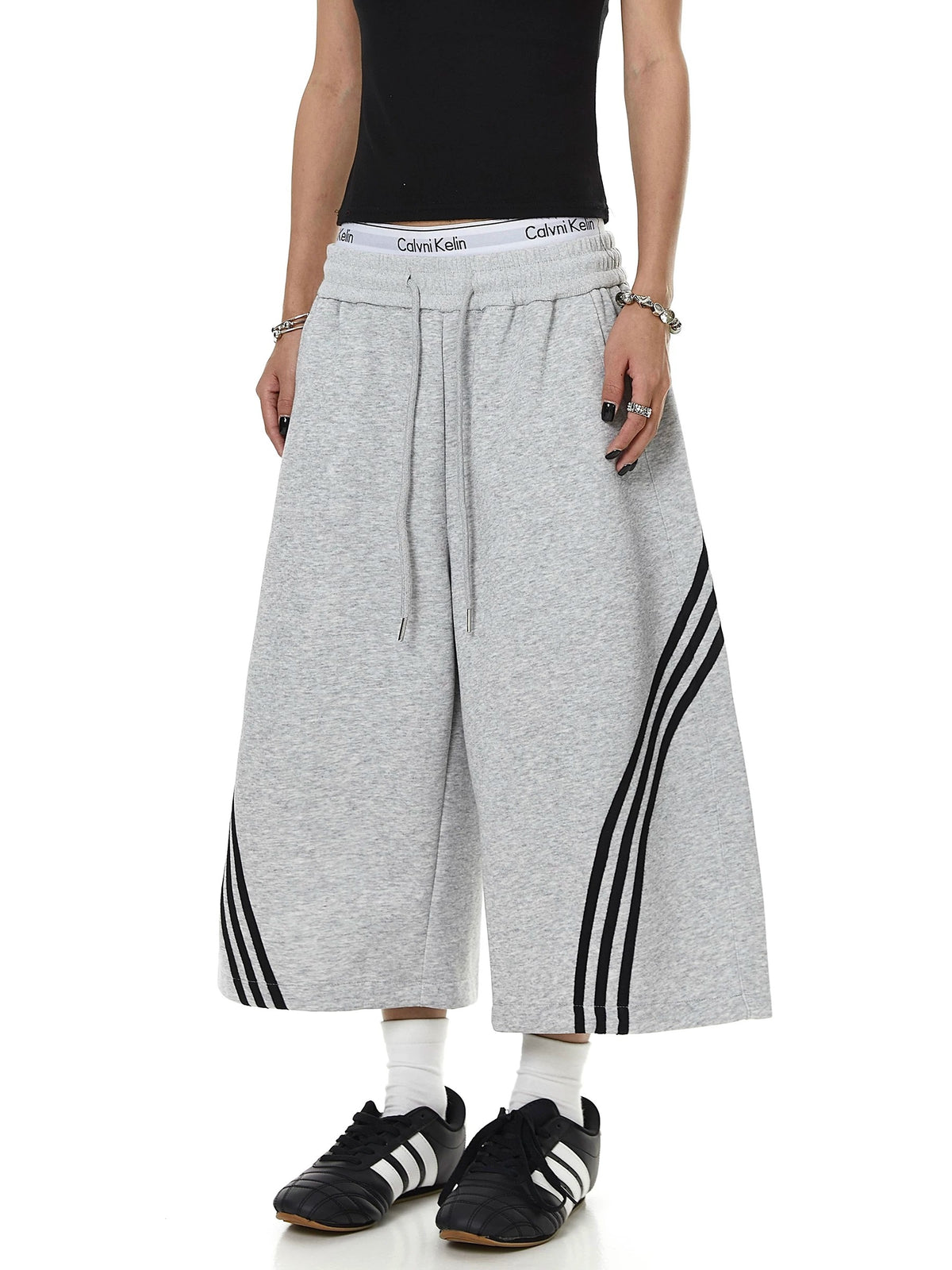 Side-Line Cropped Wide Sweat Pants MB7456