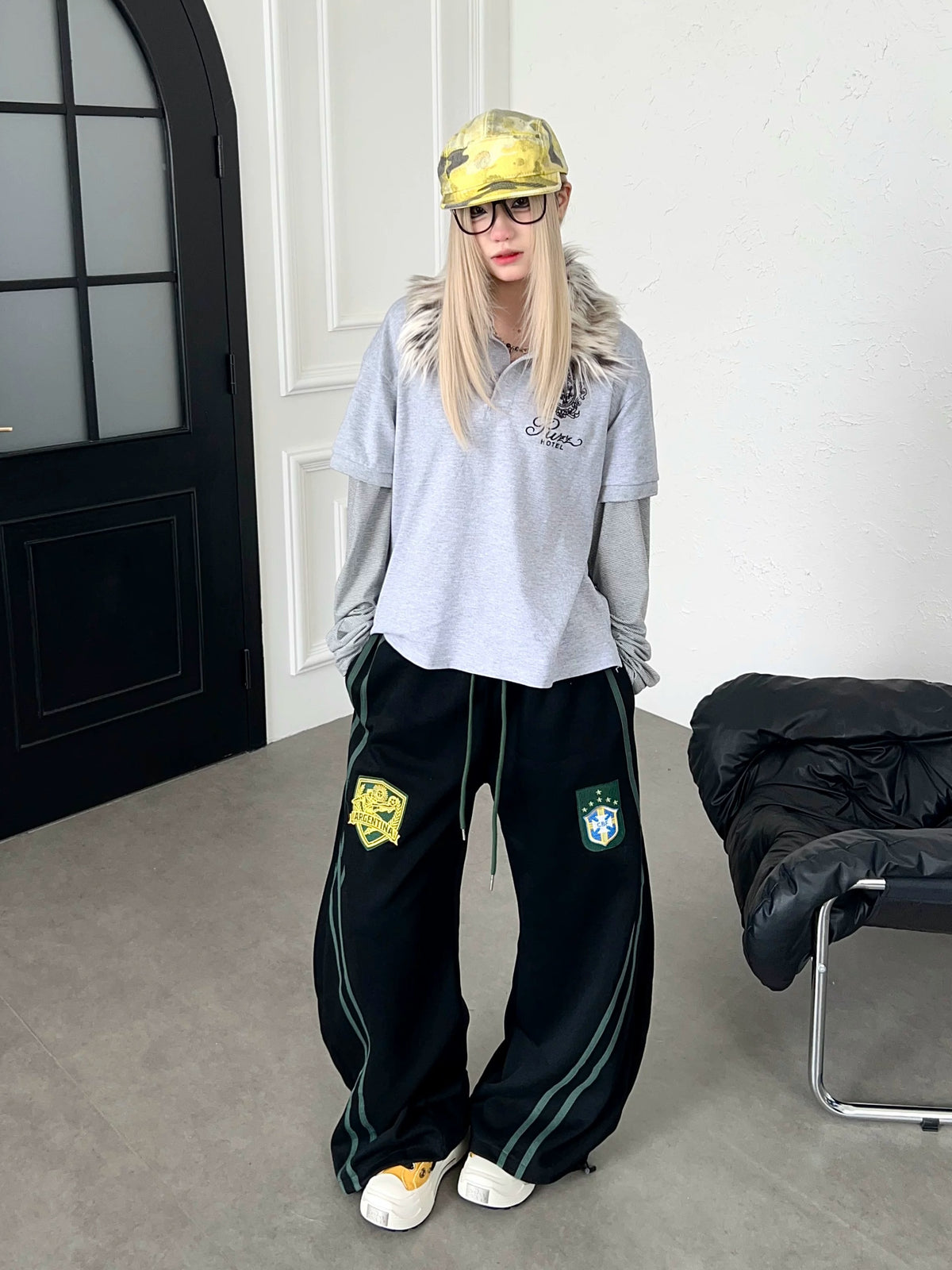 Emblem Double-Waist Striped Curved Sweat Pants MB7461