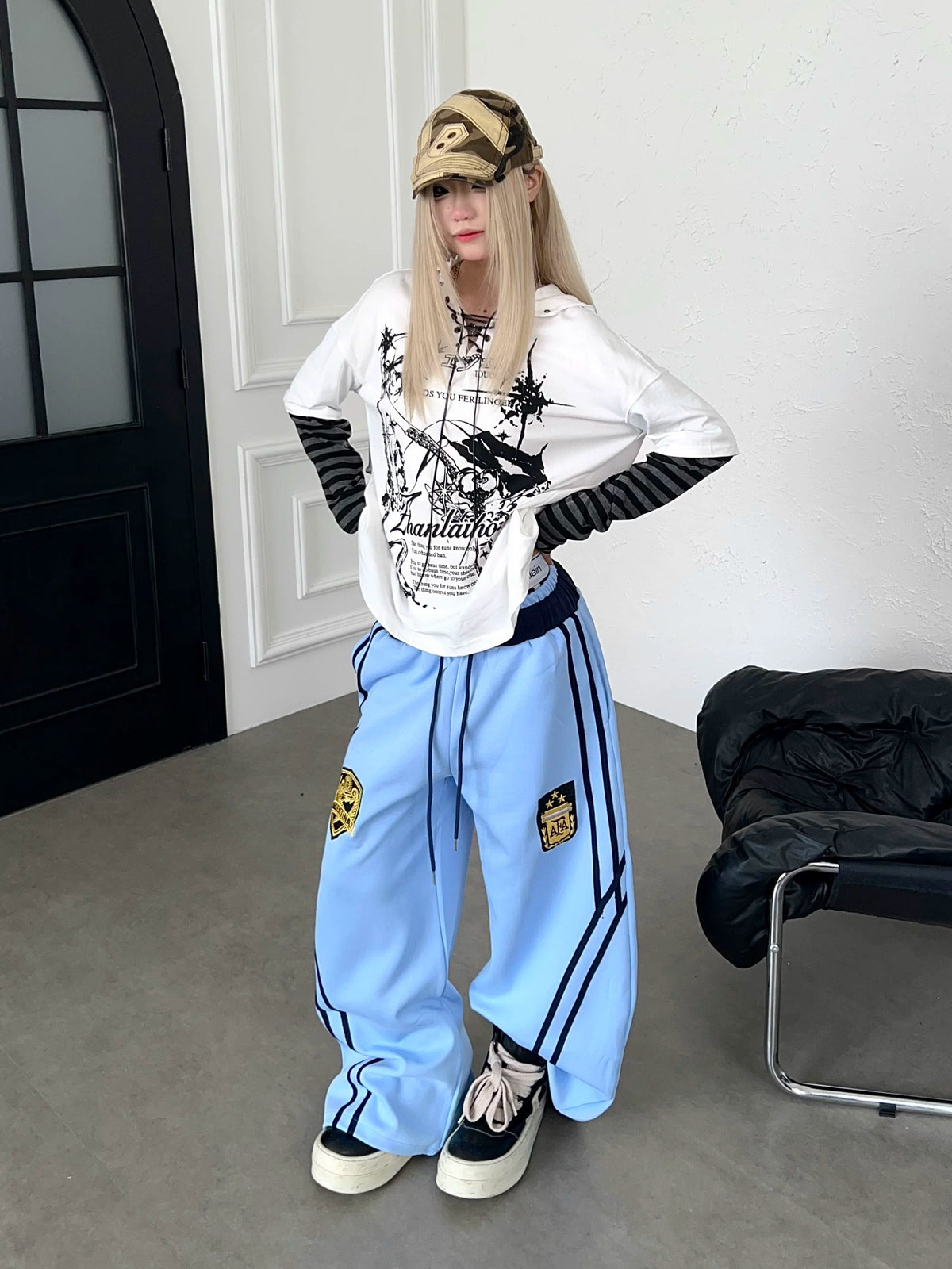 Emblem Double-Waist Striped Curved Sweat Pants MB7461
