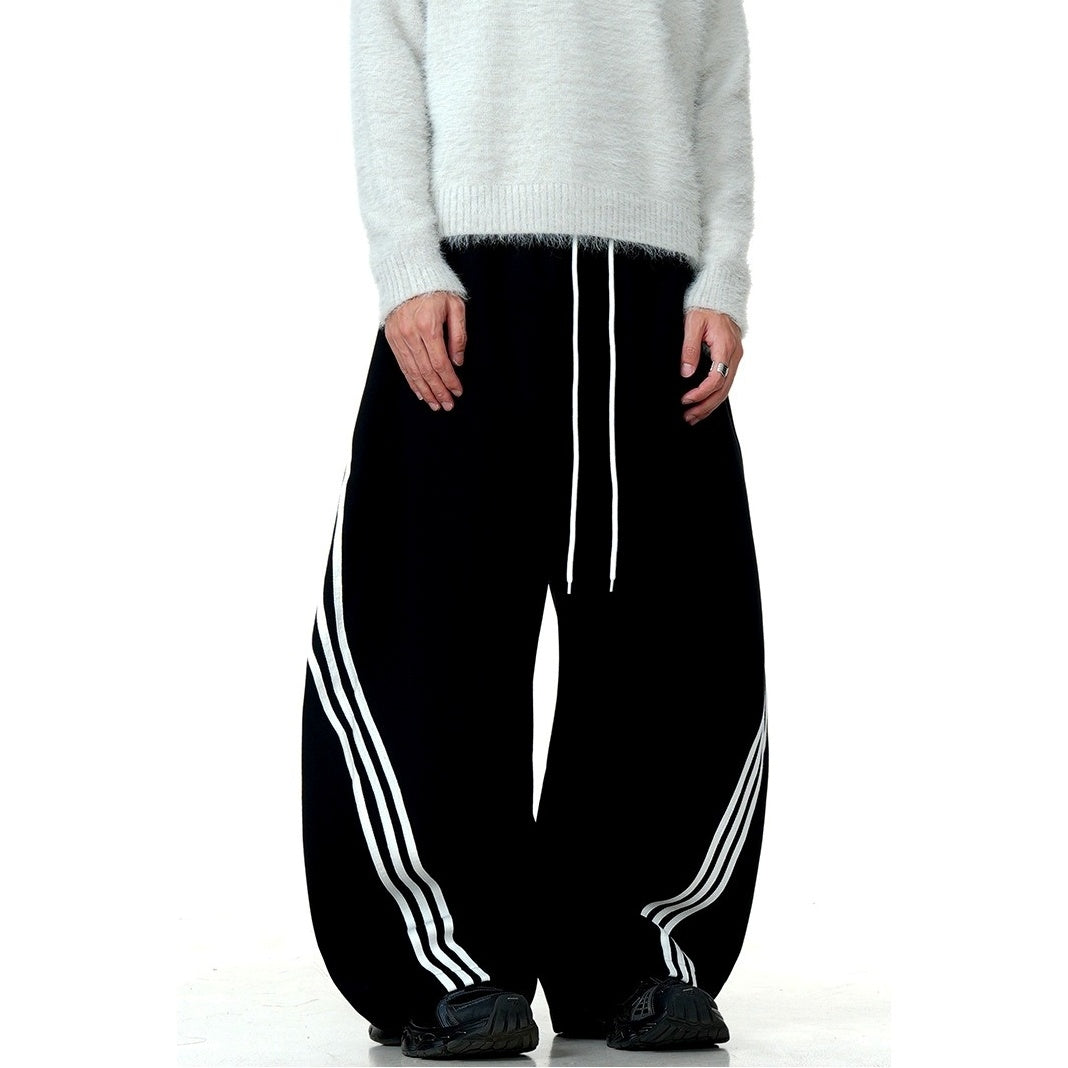 Slant Three Bar Wide Sweat Pants MB7407